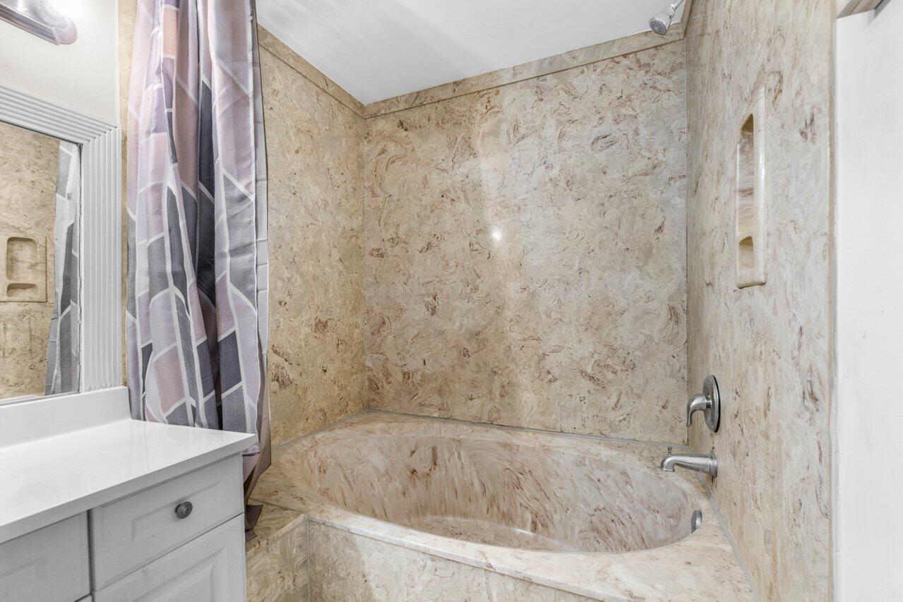 CROSSINGS OF BOYNTON BEACH CONDO - Residential Lease