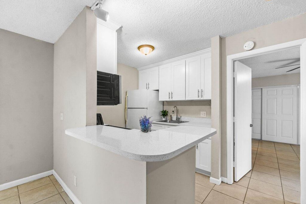 Photo of 16 Crossings Circle #D, Boynton Beach, FL 33435 (MLS # R11162291)