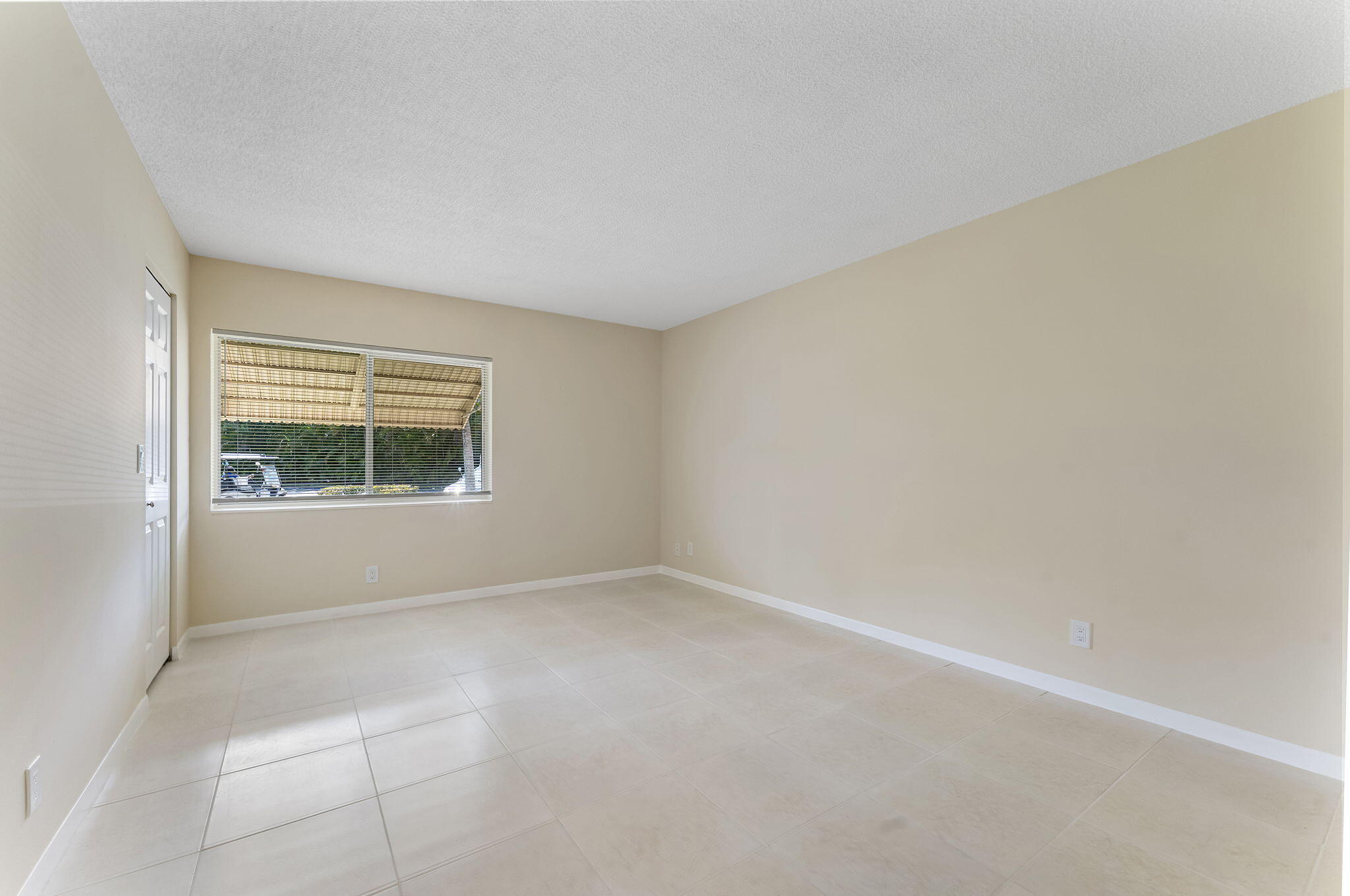 LA PINATA CONDO - Residential