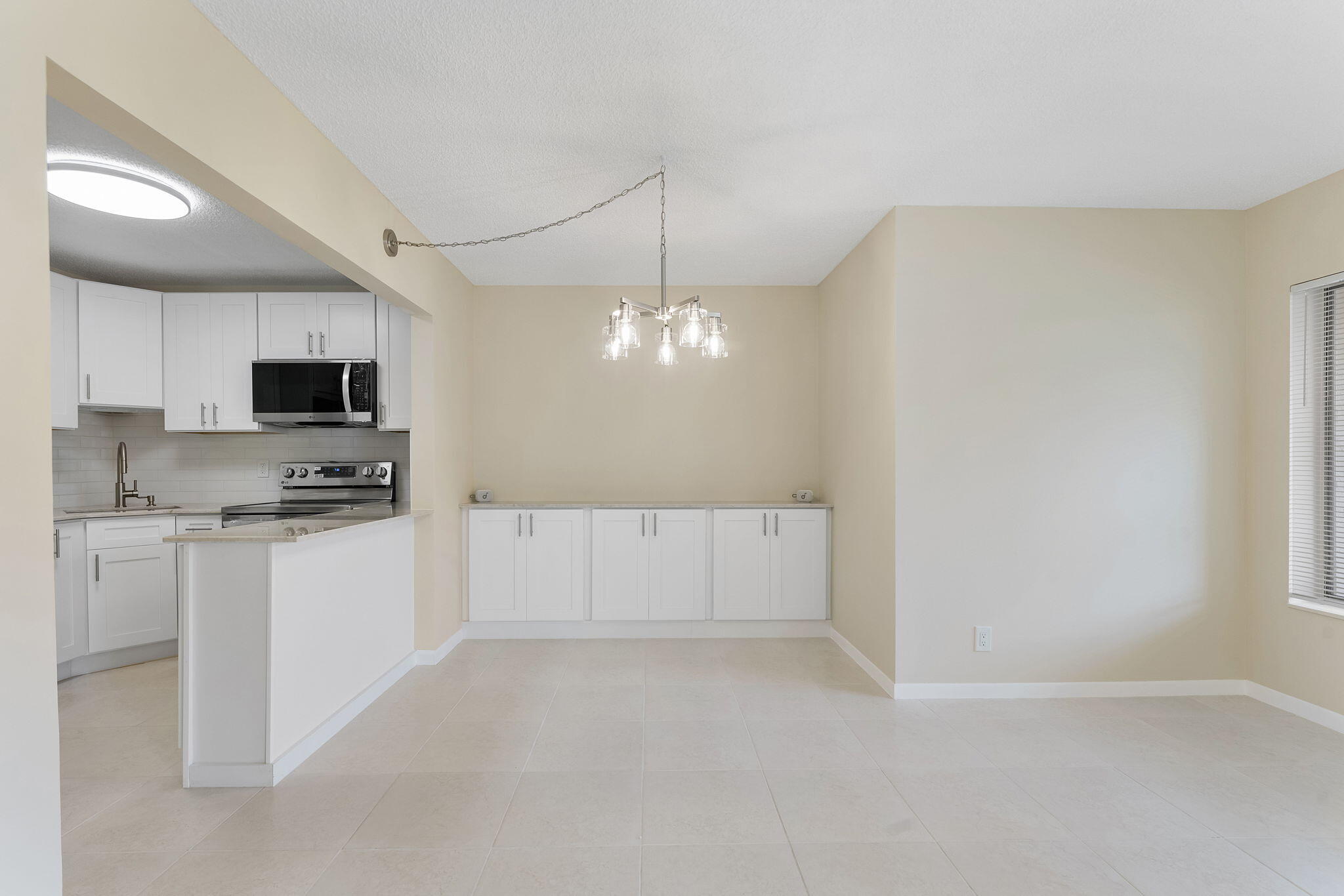 LA PINATA CONDO - Residential