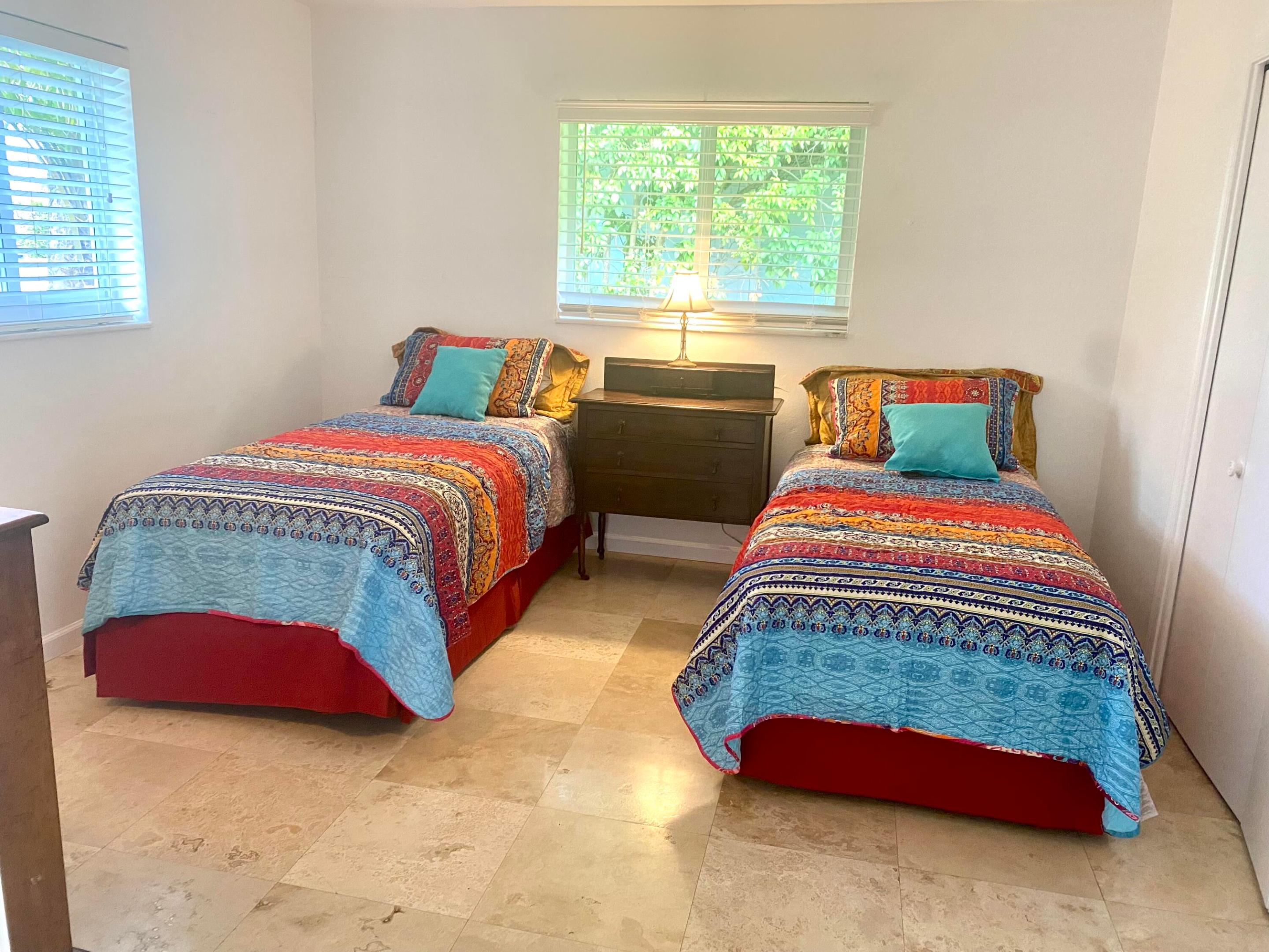 PALM BEACH FARMS CO 10 - Residential Lease