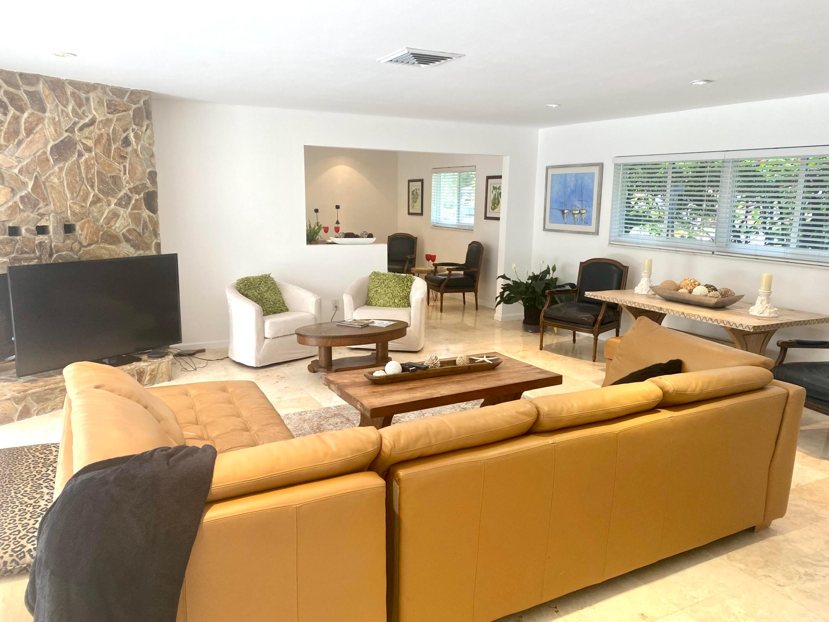 PALM BEACH FARMS CO 10 - Residential Lease