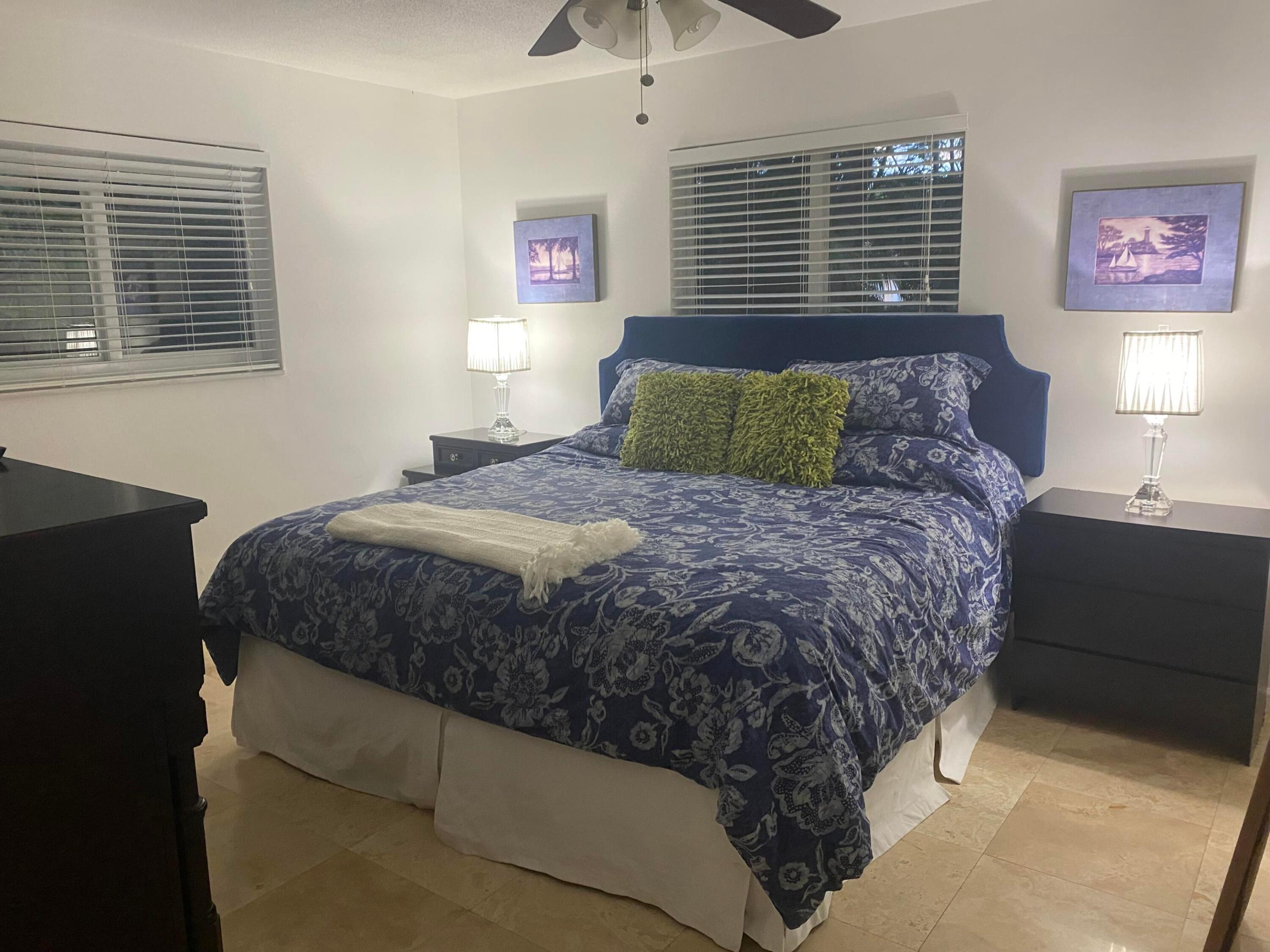 PALM BEACH FARMS CO 10 - Residential Lease