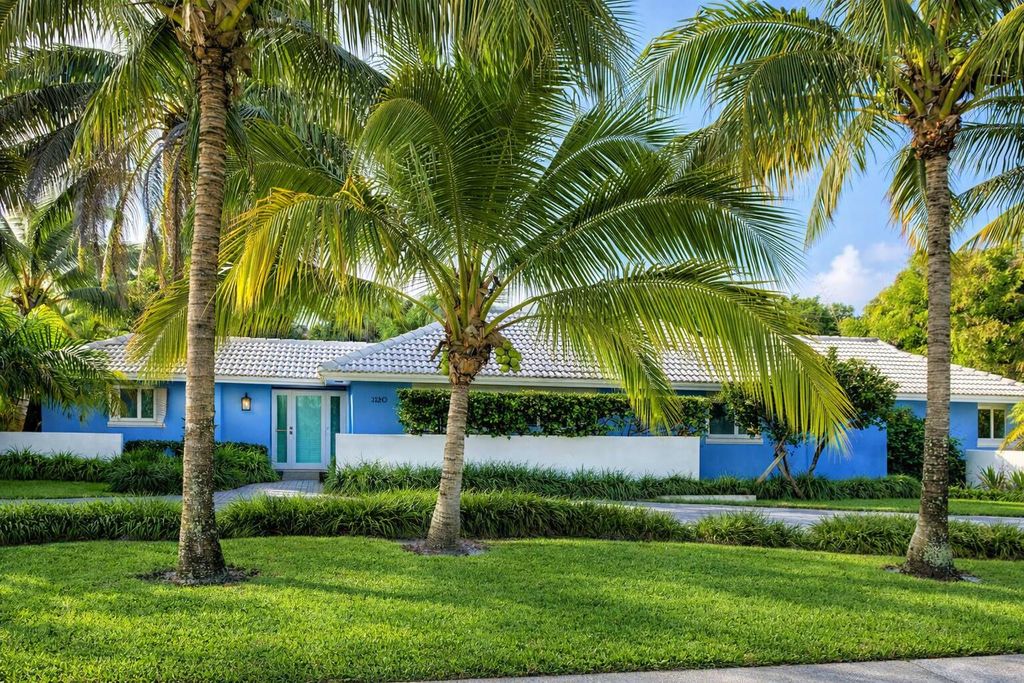 Photo of 1120 SW 15th Street, Boca Raton, FL 33486 (MLS # R11166217)