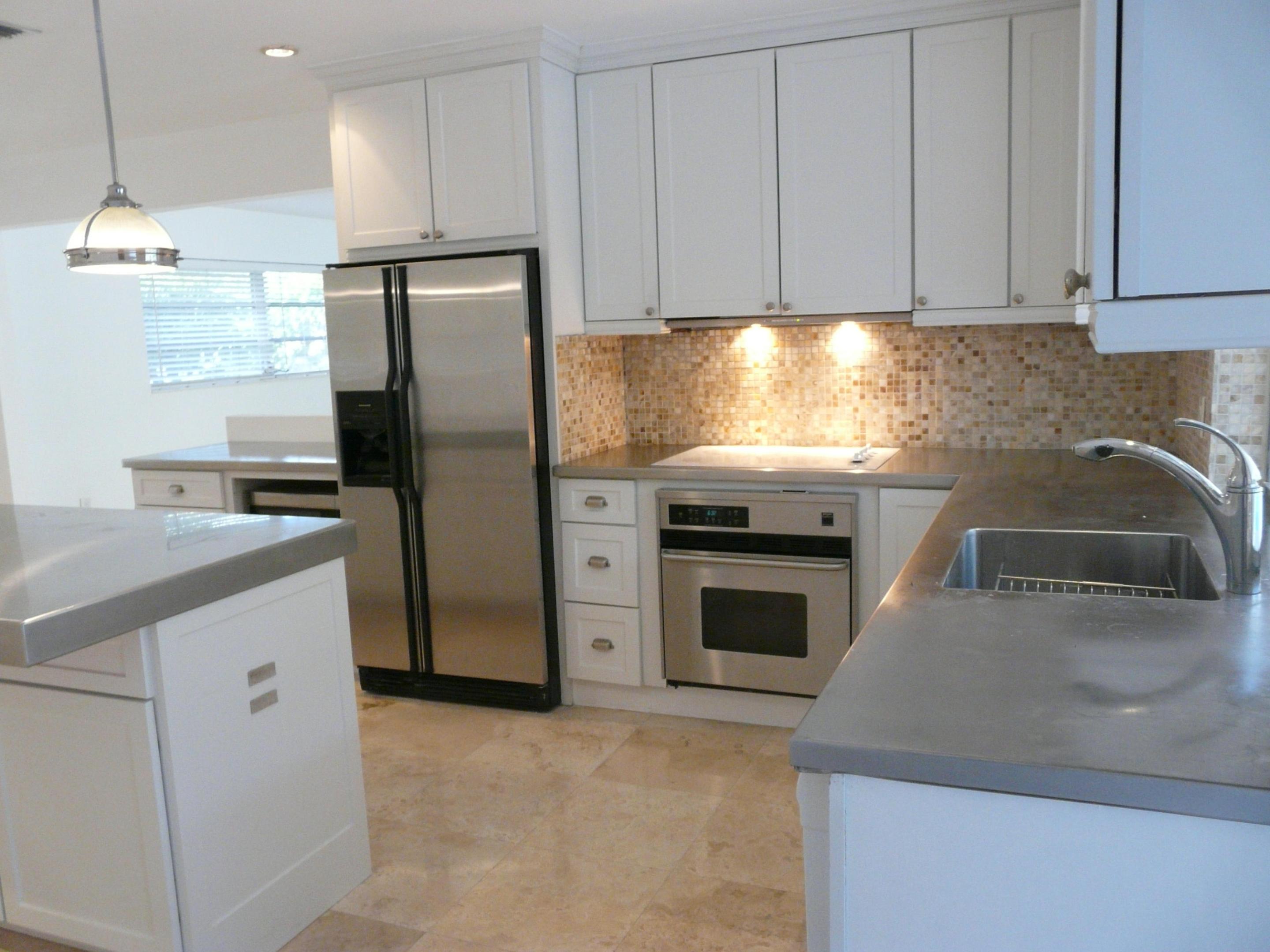 PALM BEACH FARMS CO 10 - Residential Lease