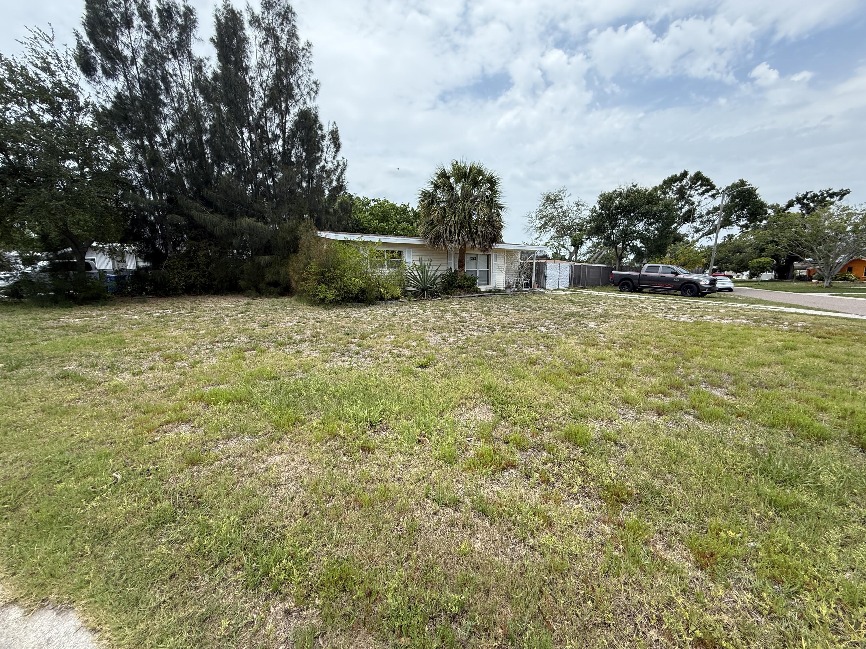 3901 Neptune Drive SE