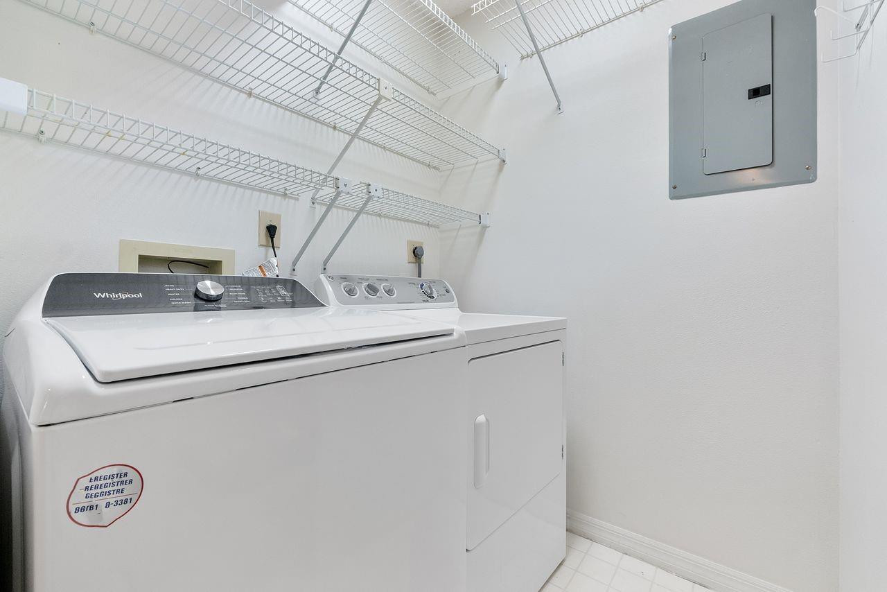 SUNRISE LAKES IV - Residential