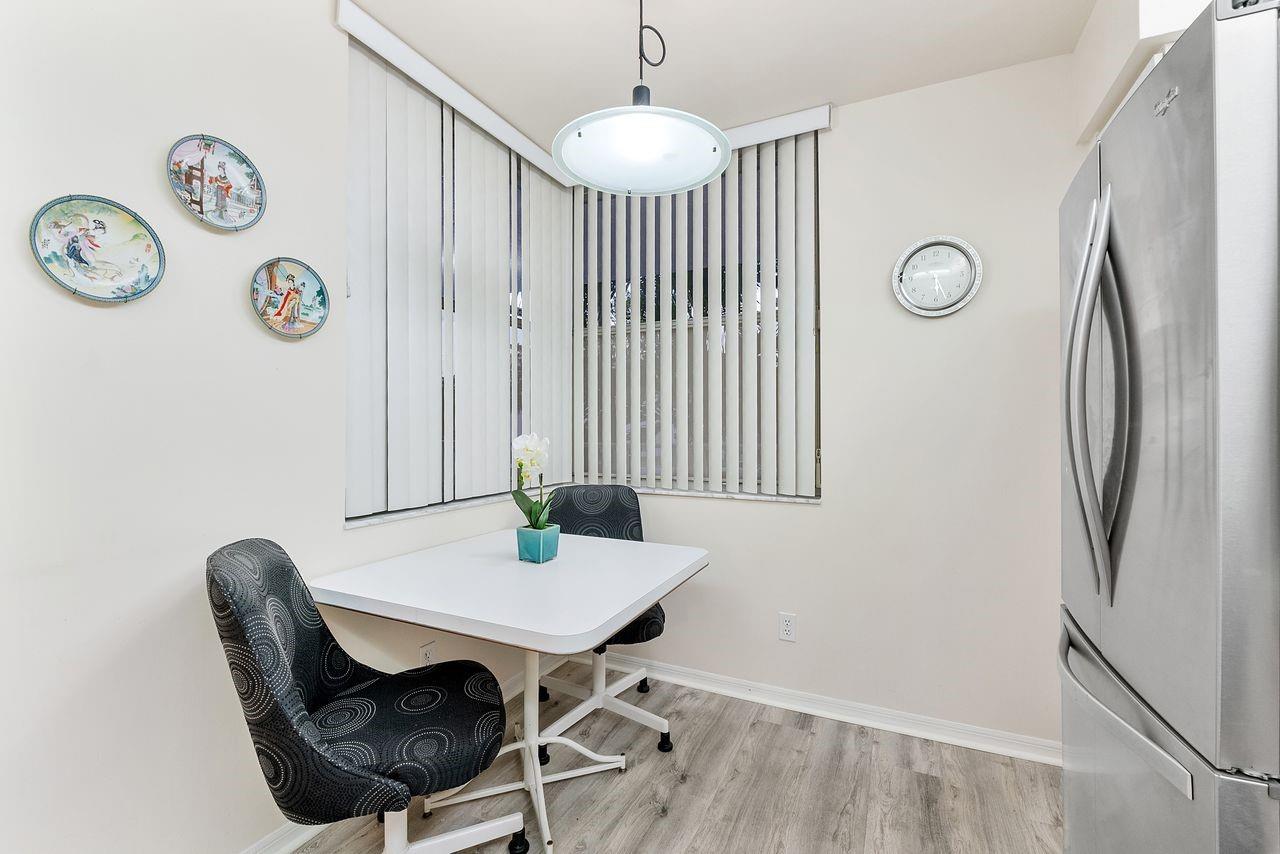 SUNRISE LAKES IV - Residential