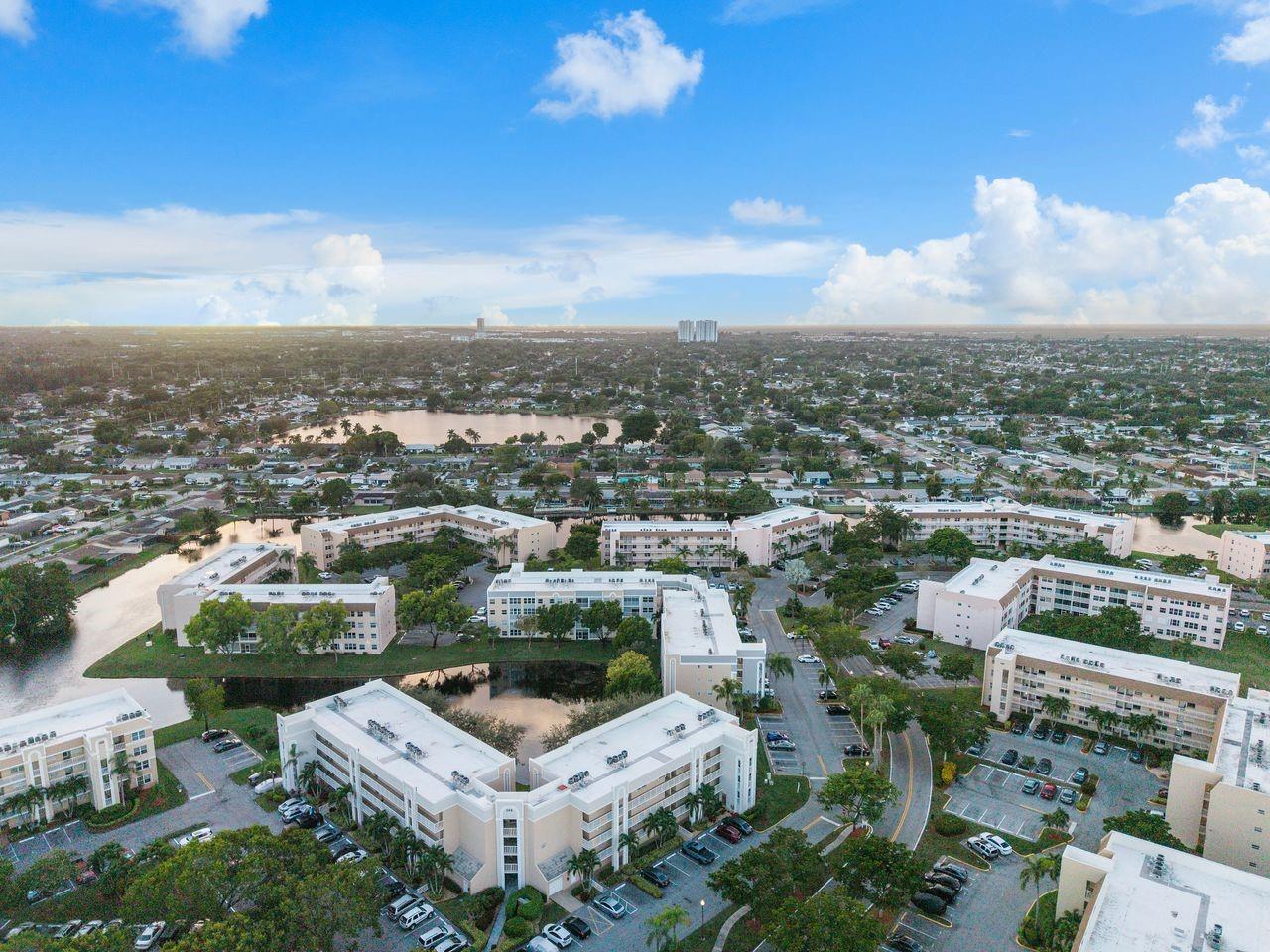 SUNRISE LAKES IV - Residential