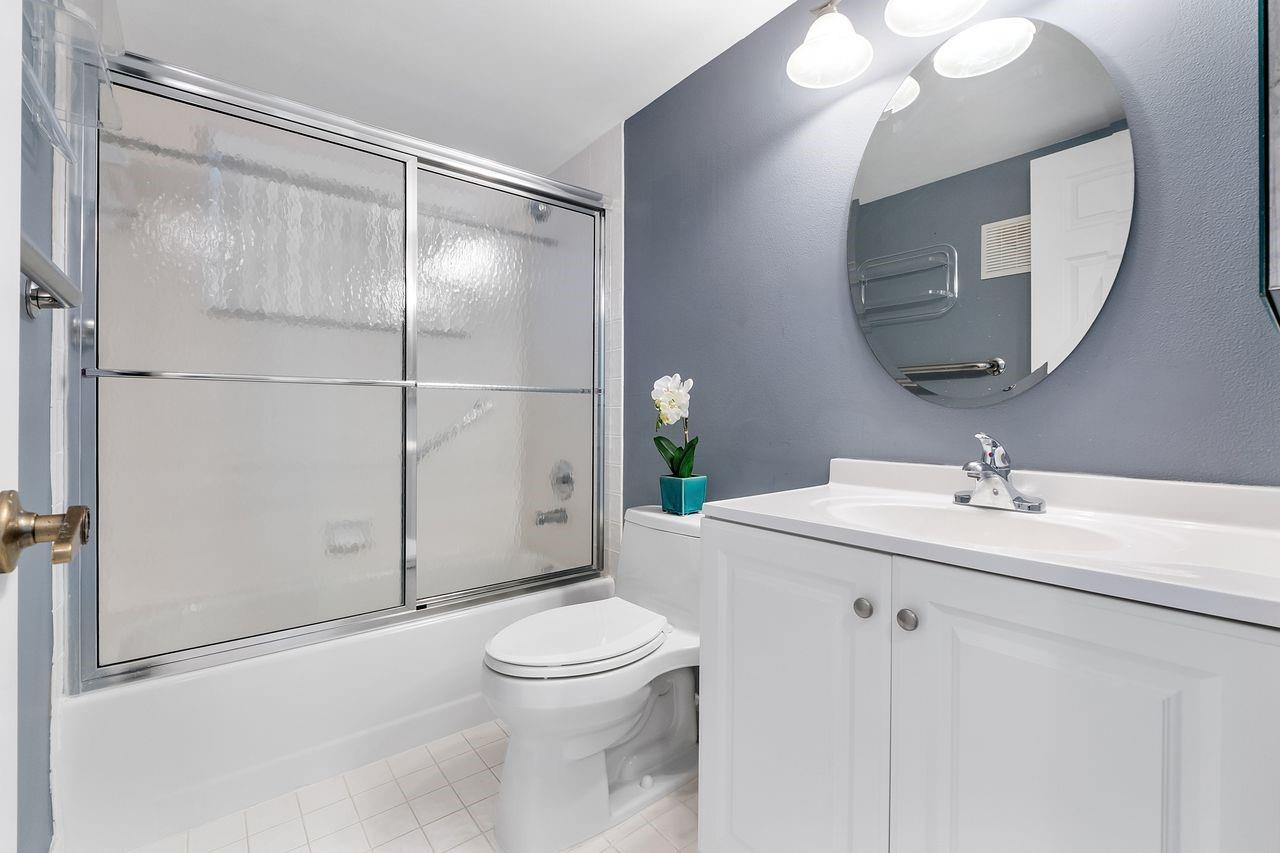 SUNRISE LAKES IV - Residential