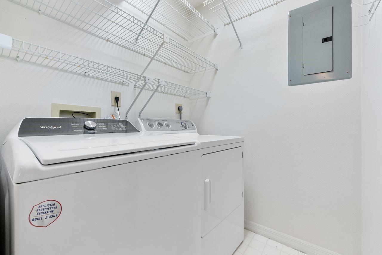 SUNRISE LAKES IV - Residential