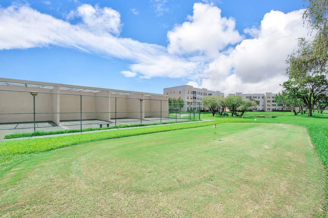 SUNRISE LAKES IV - Residential