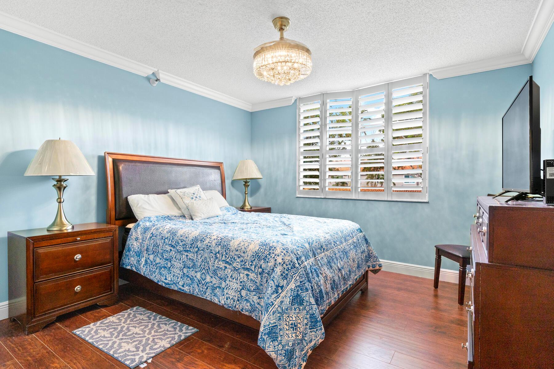 YACHT CLUB ON THE INTRACO - Residential Lease