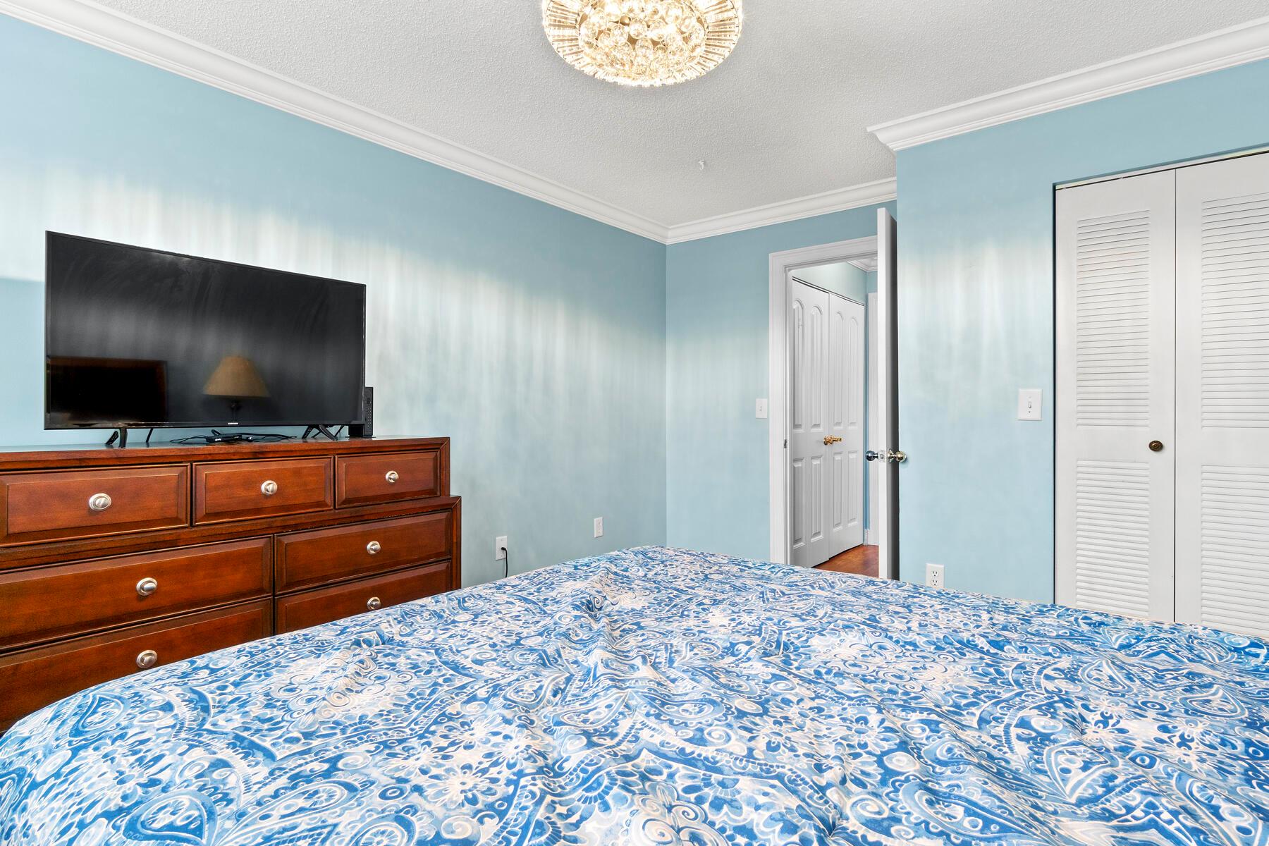 YACHT CLUB ON THE INTRACO - Residential Lease