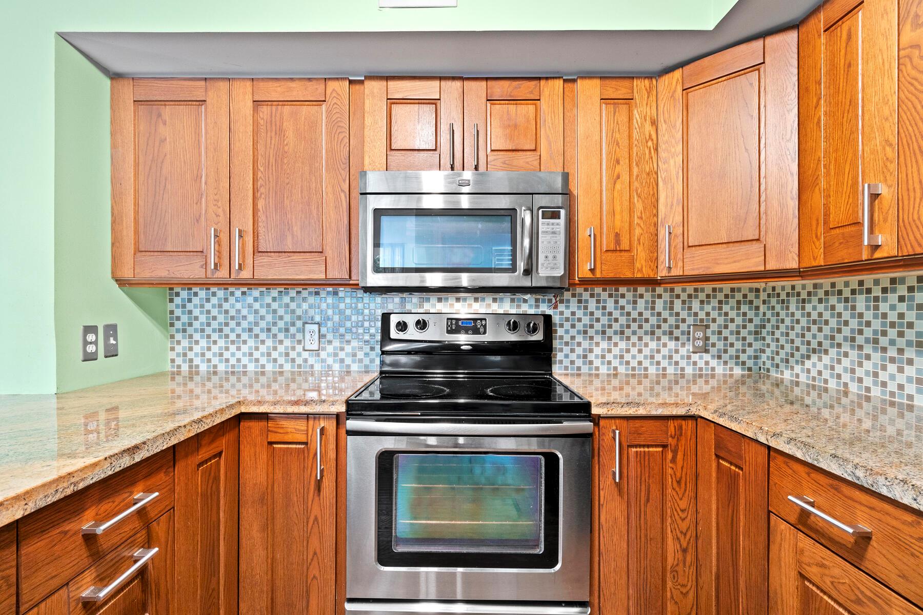 YACHT CLUB ON THE INTRACO - Residential Lease