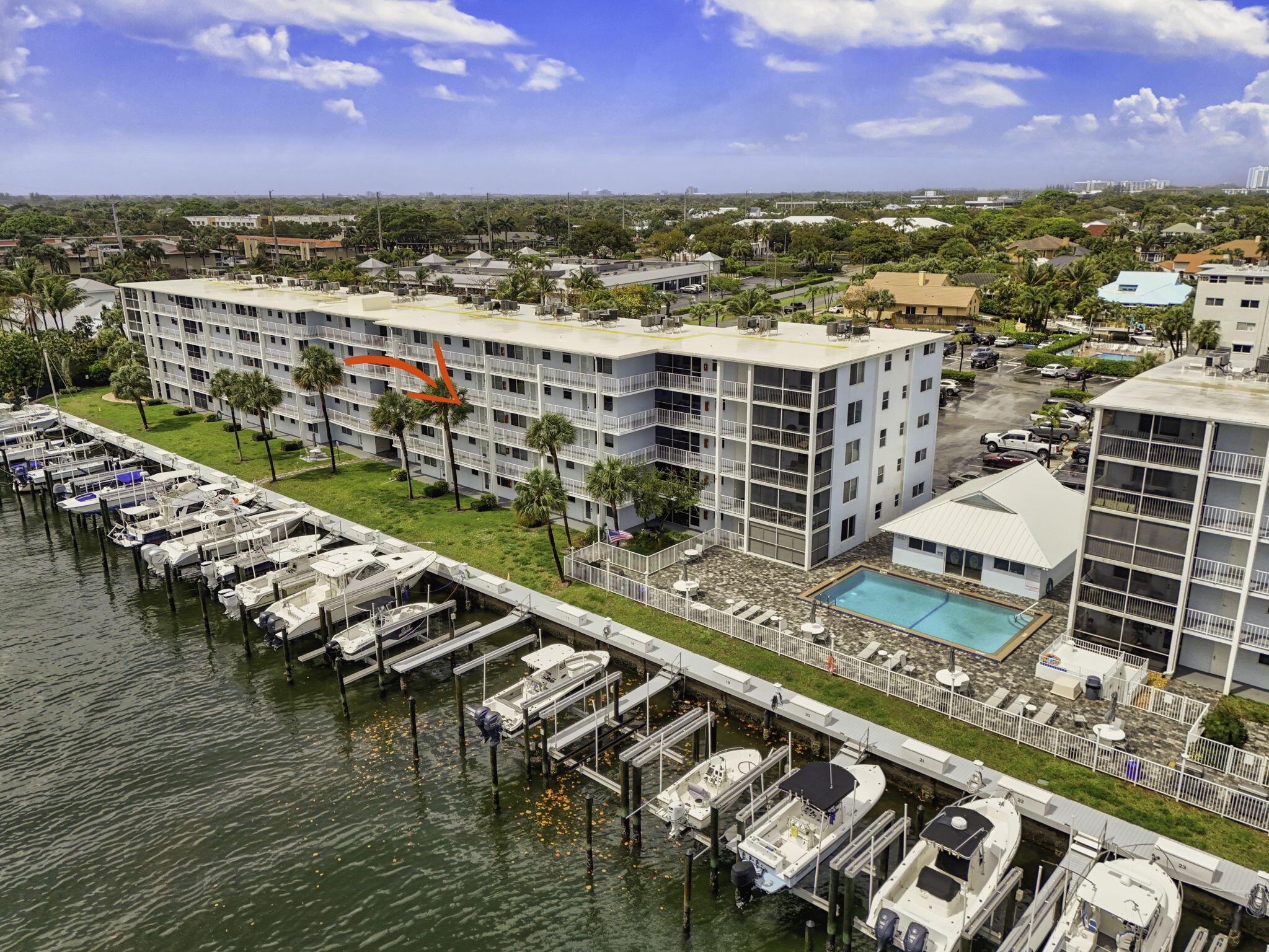 108 Paradise Harbour Boulevard 305