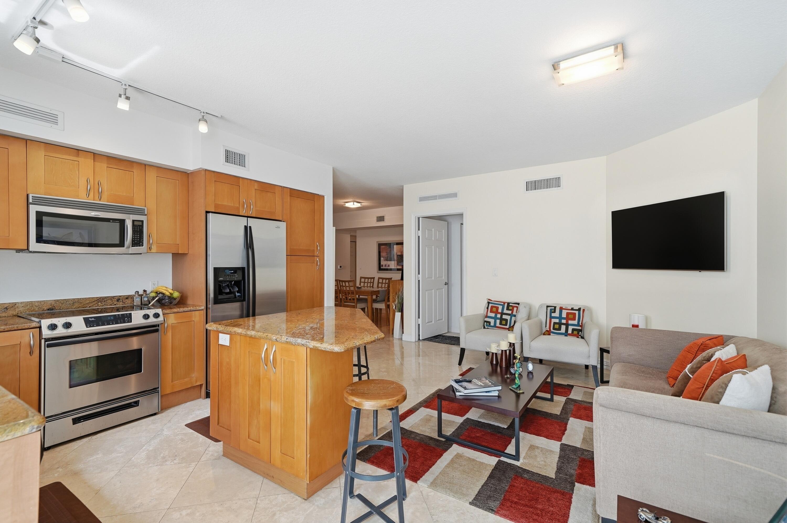 DUO CONDOMINIUM EAST - Residential