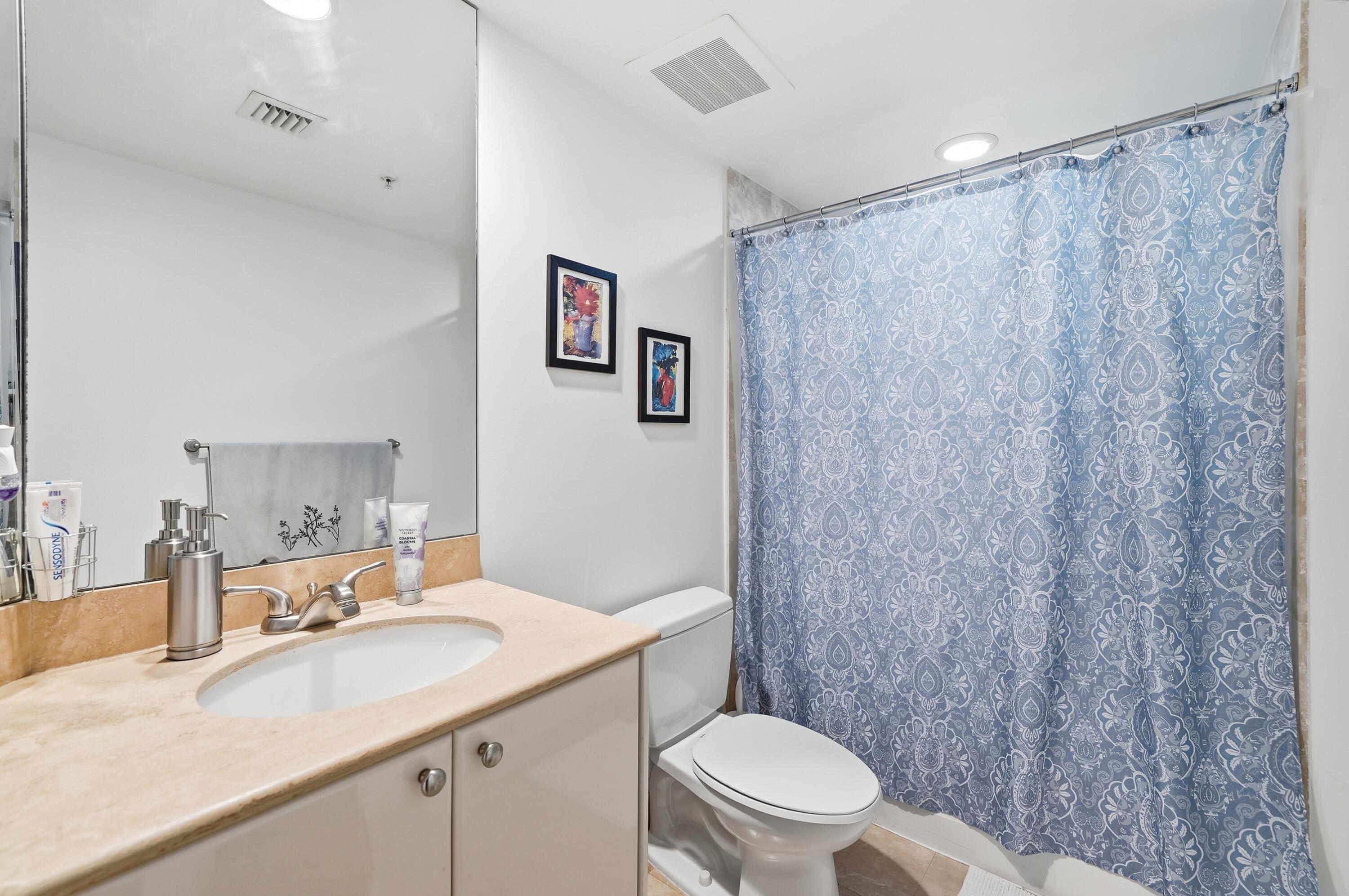 DUO CONDOMINIUM EAST - Residential