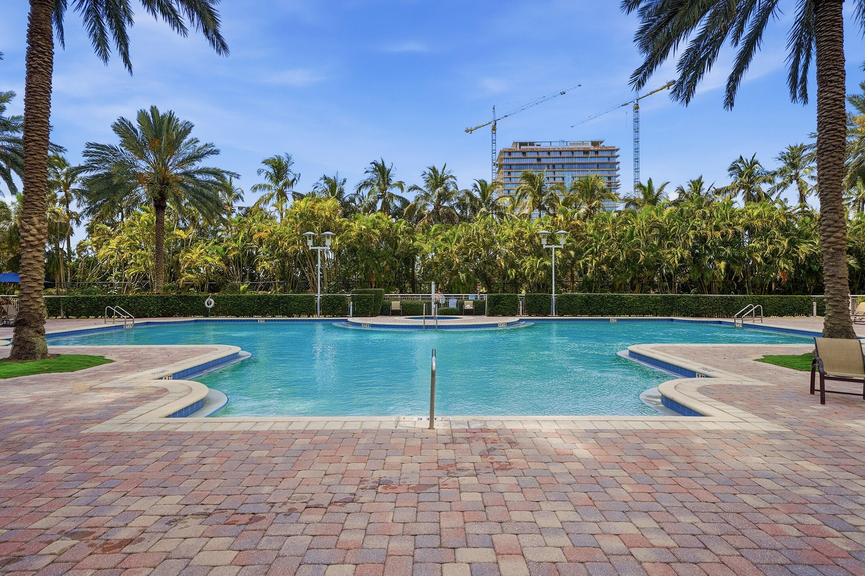 DUO CONDOMINIUM EAST - Residential