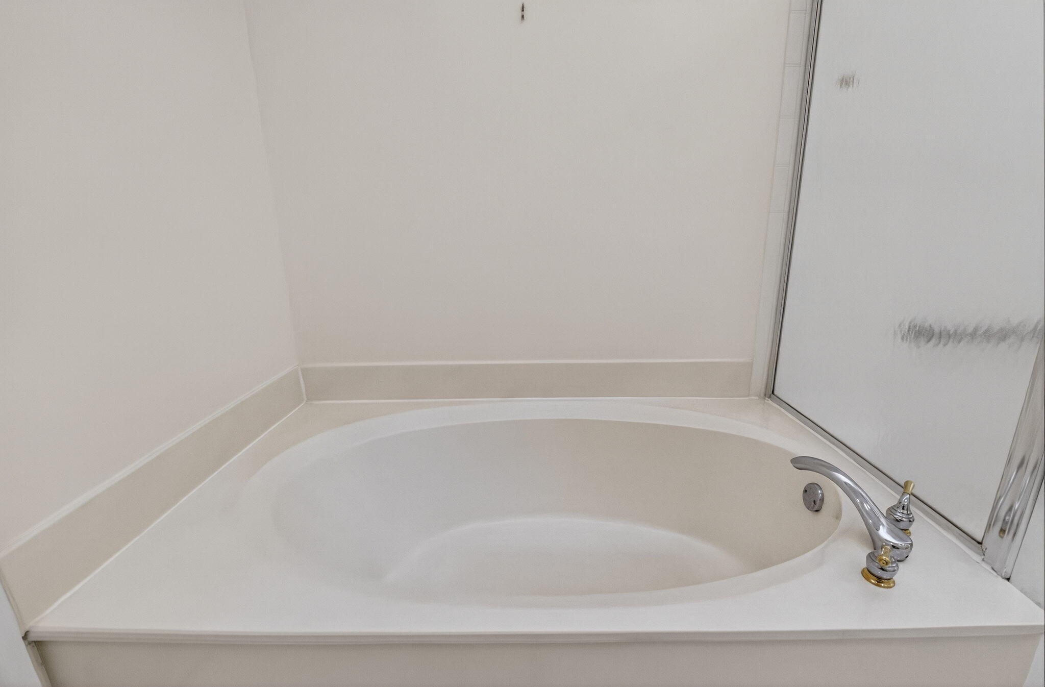 WHISPER WALK - Residential