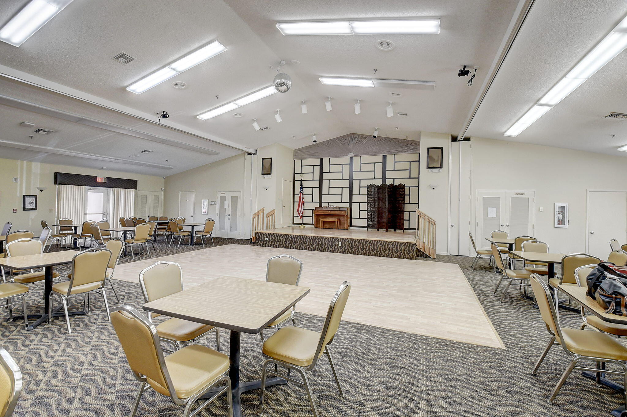 WHISPER WALK - Residential