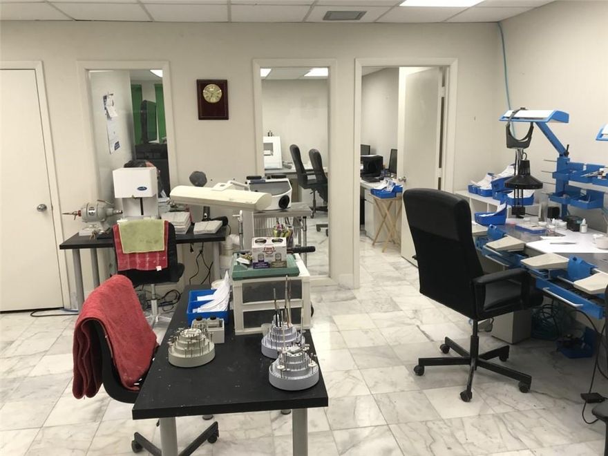 Complete Dental Lab ready to work and collect income. Buyer need to know the business with a good experience.