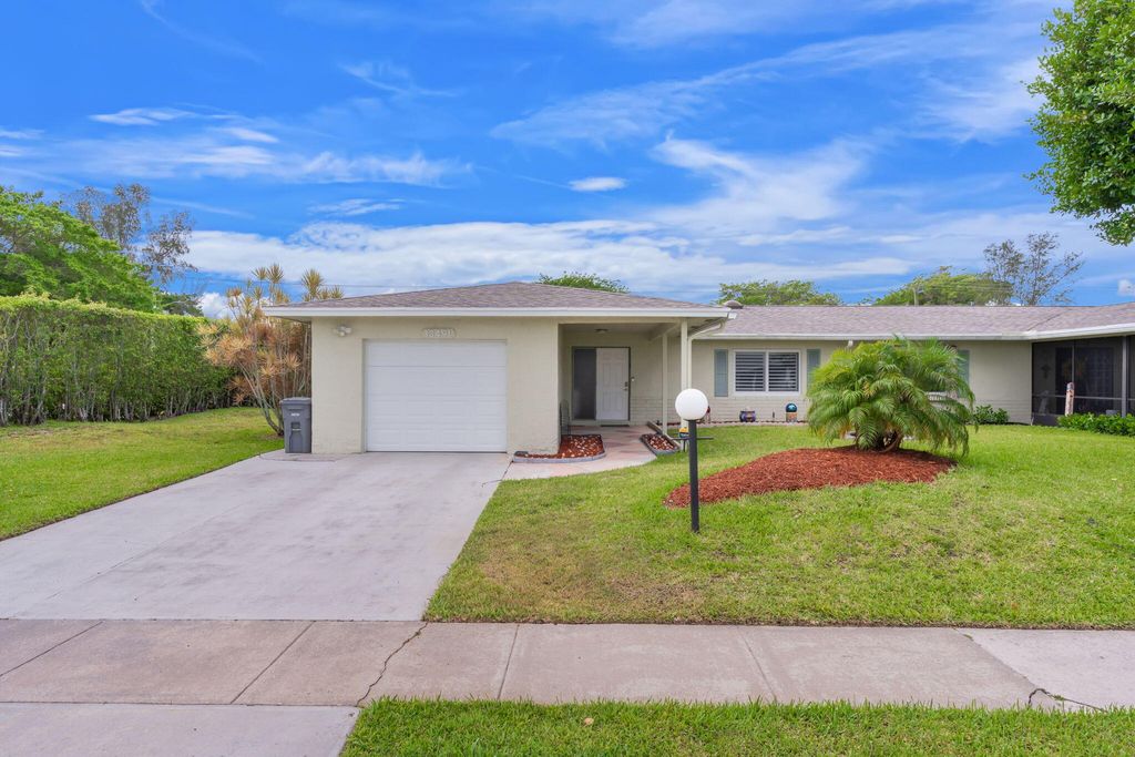 Photo of 13491 Via Vesta, Delray Beach, FL 33484 (MLS # B26029115)