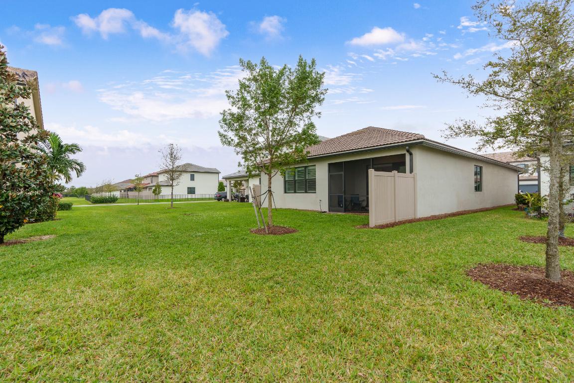 FIELDS AT GULFSTREAM POLO - Residential