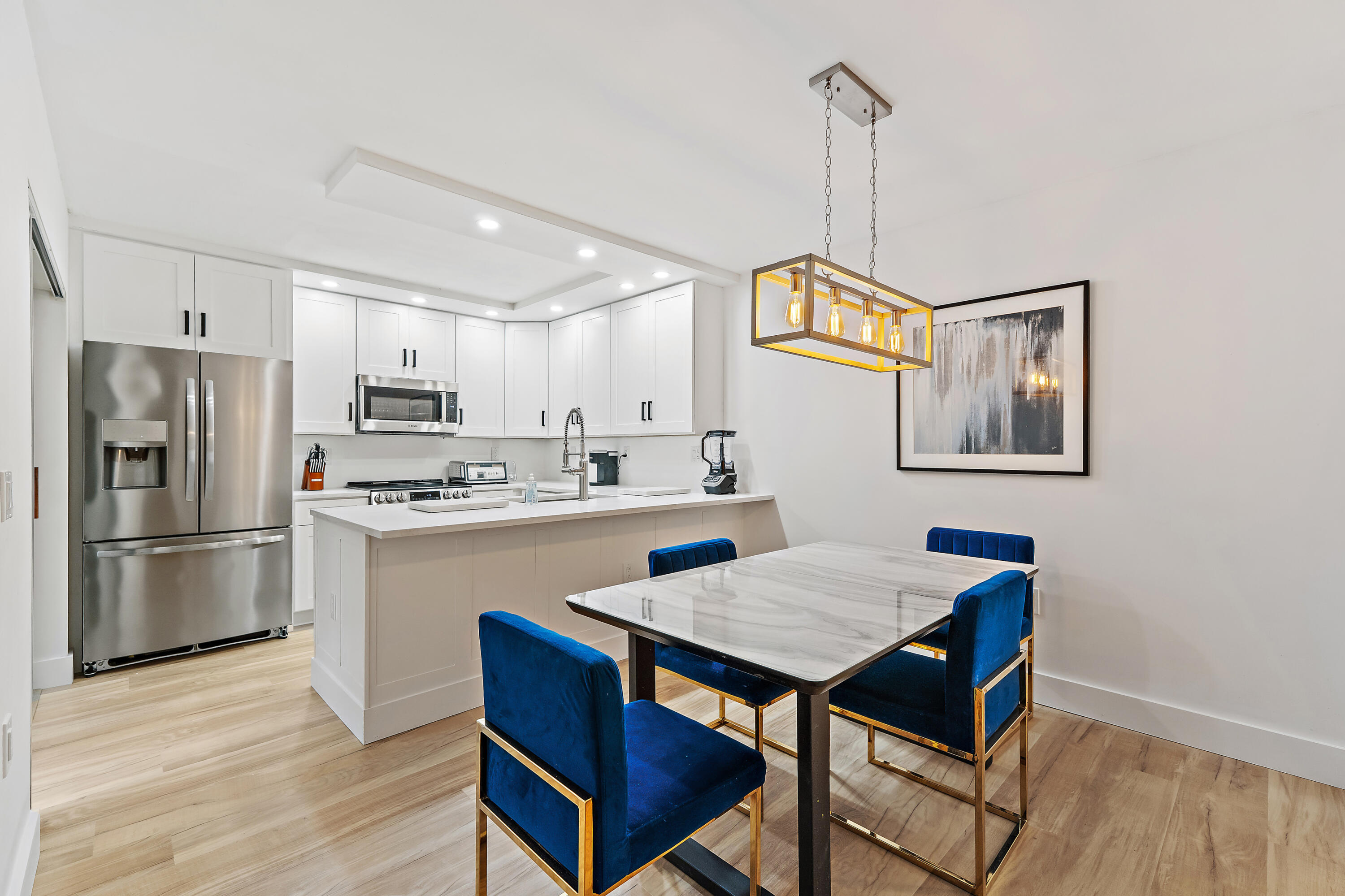 BLUFFS RIVER NORTH - Residential Lease