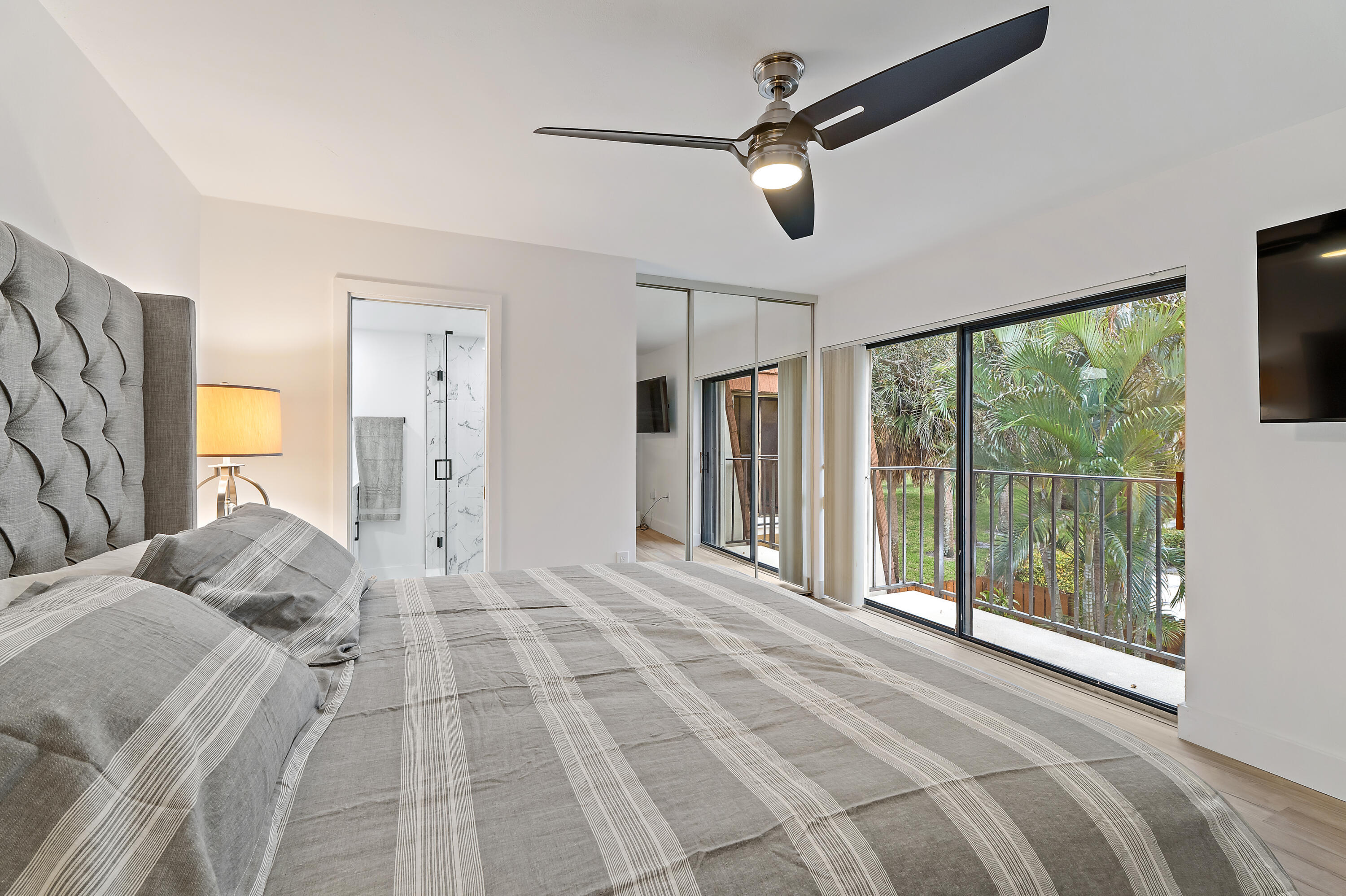 BLUFFS RIVER NORTH - Residential Lease