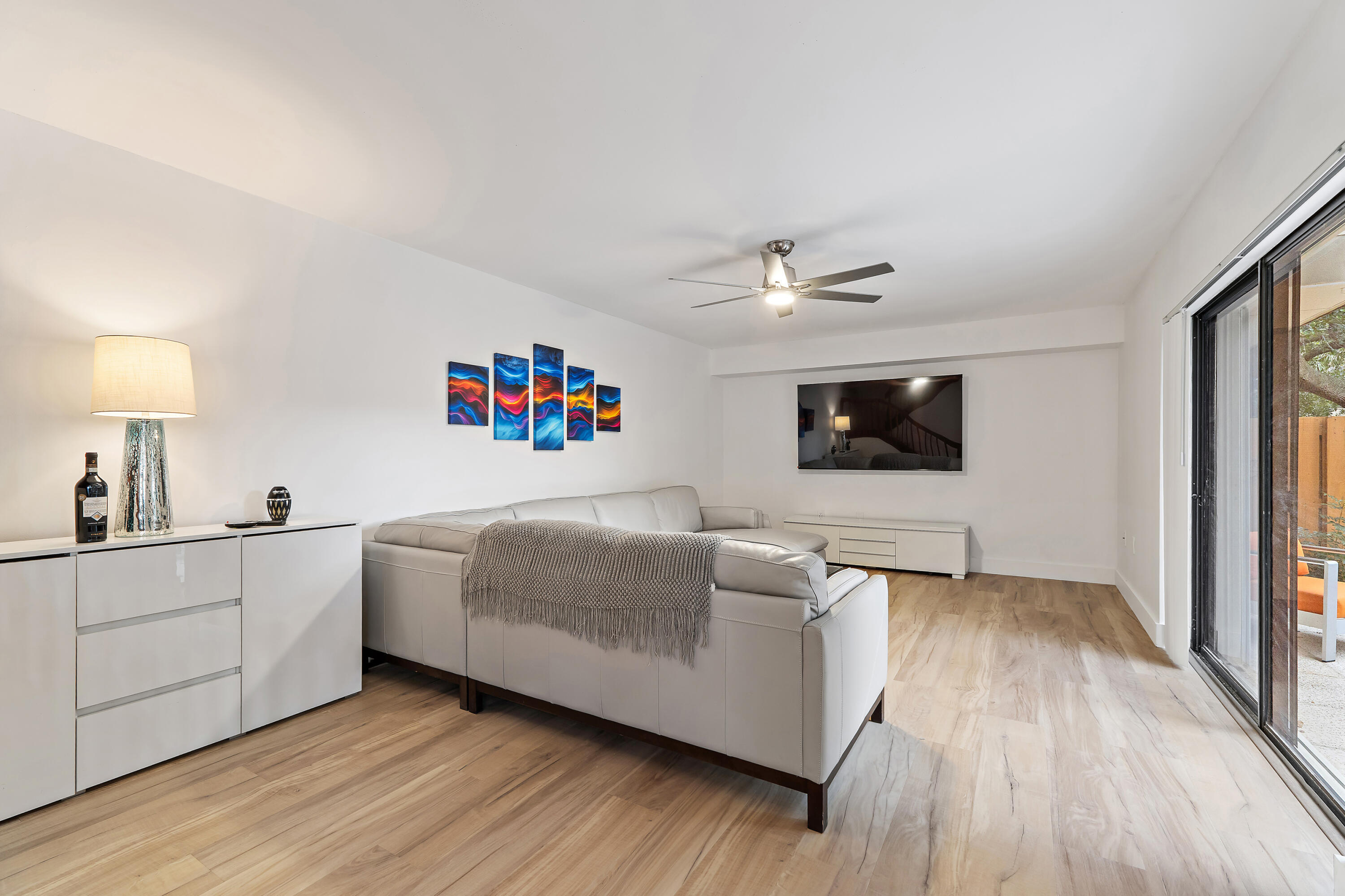 BLUFFS RIVER NORTH - Residential Lease