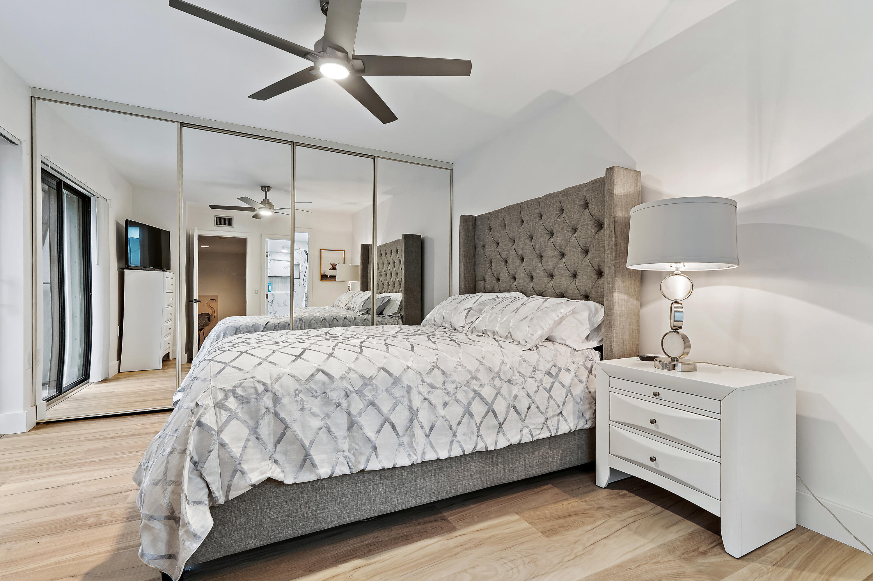 BLUFFS RIVER NORTH - Residential Lease