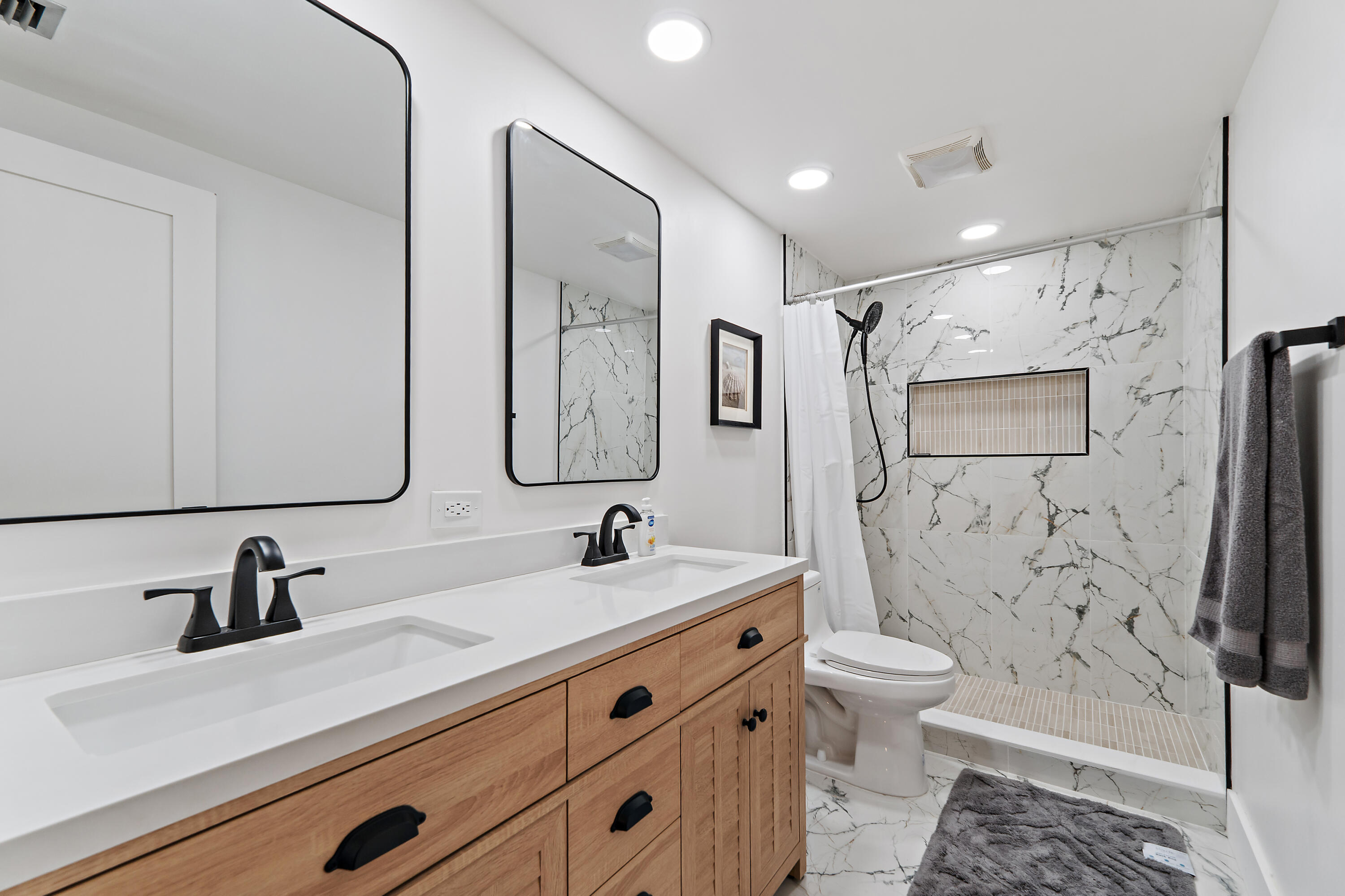 BLUFFS RIVER NORTH - Residential Lease