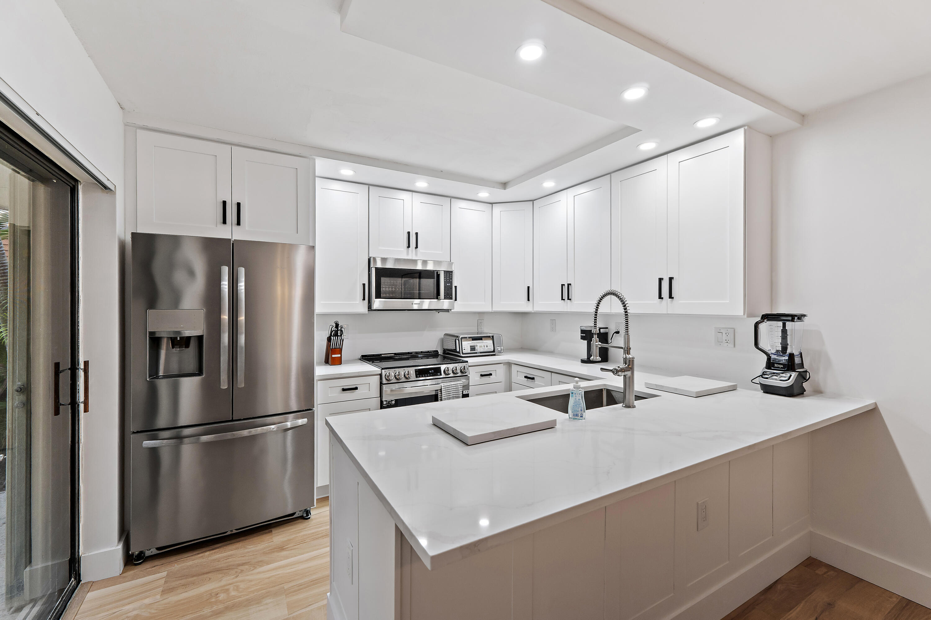 BLUFFS RIVER NORTH - Residential Lease