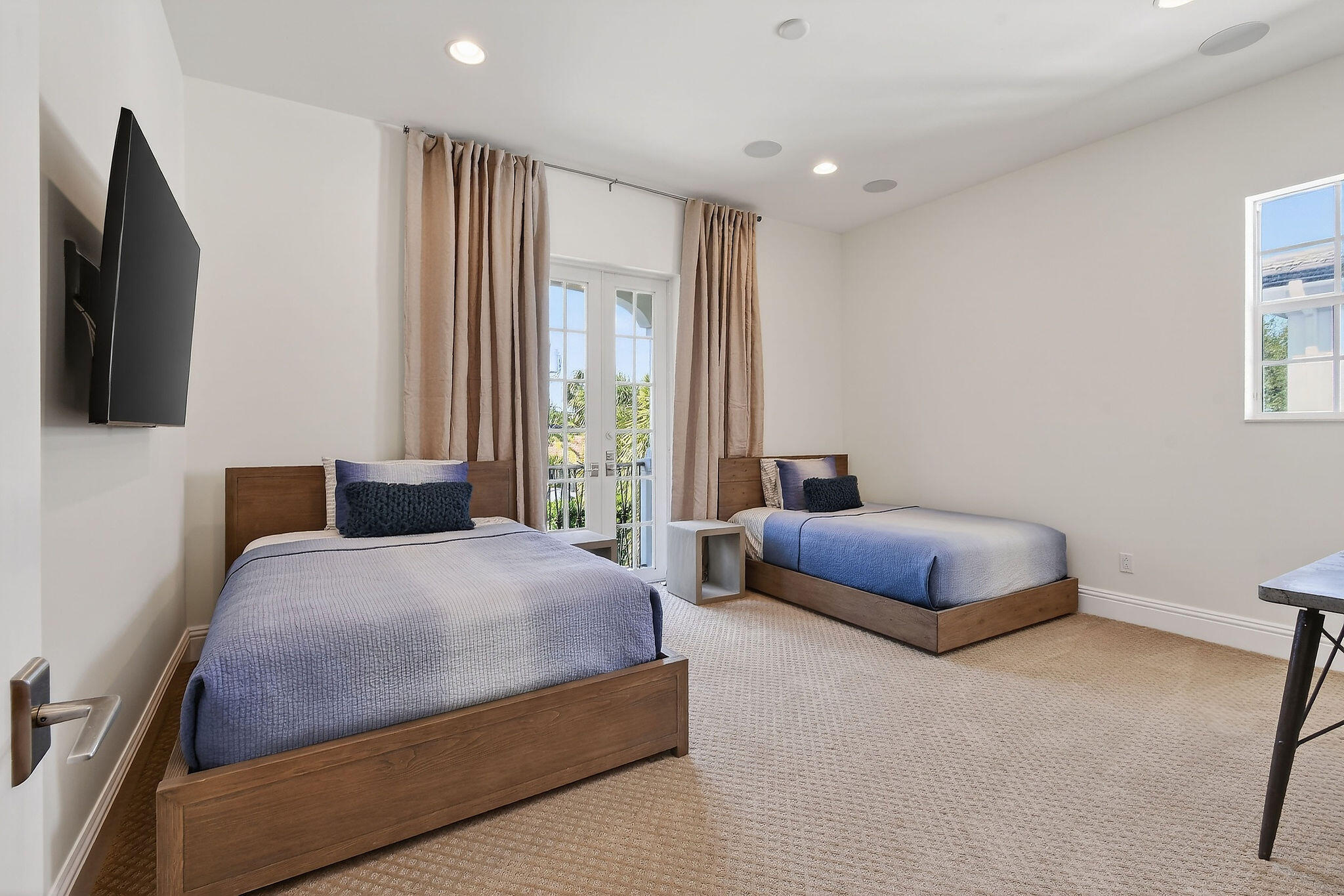 INTRACOASTAL PARK - Residential