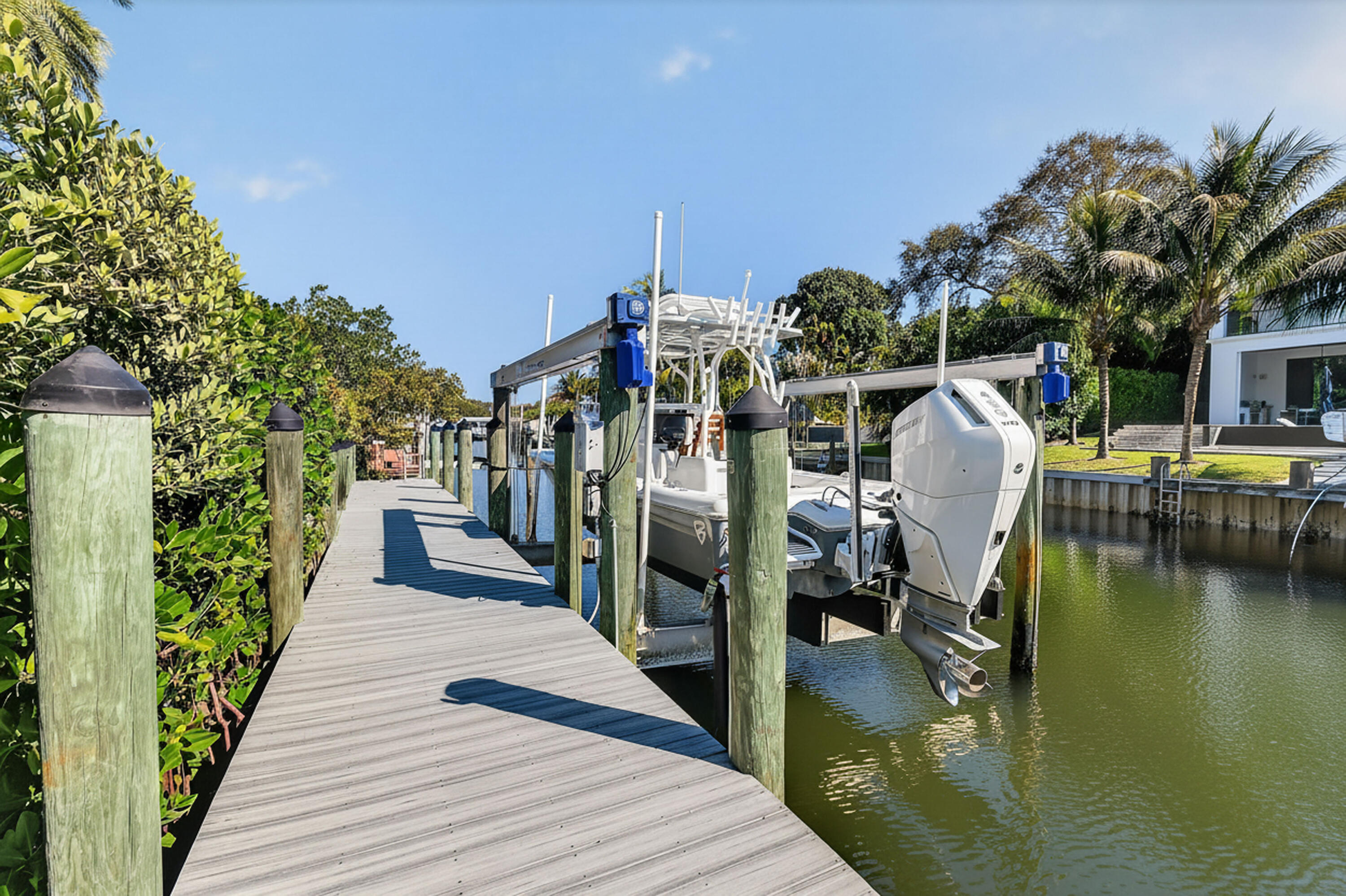 INTRACOASTAL PARK - Residential