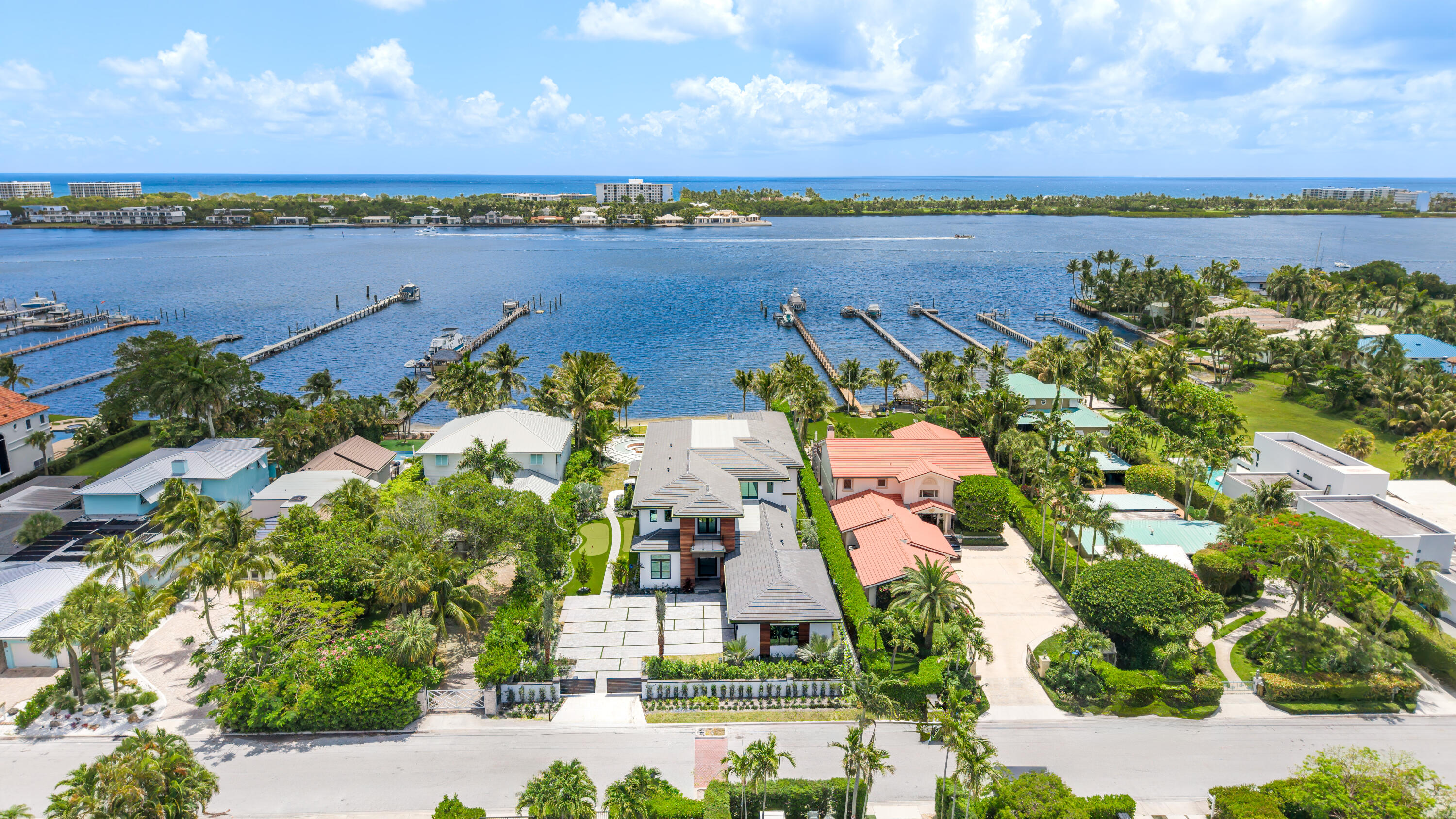 1708 N Lakeside Drive