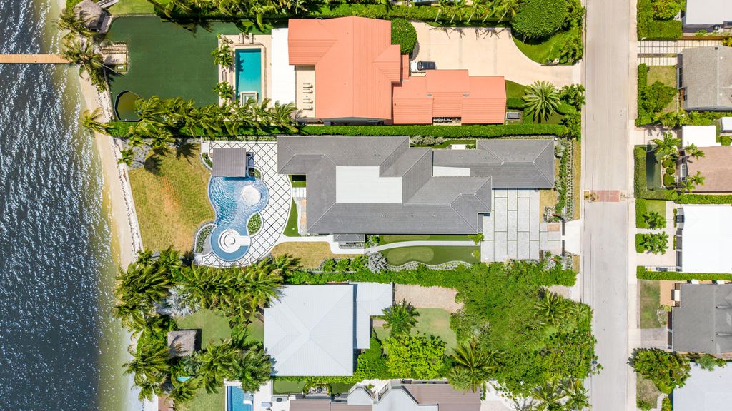 Photo of 1708 N Lakeside Drive, Lake Worth Beach, FL 33460 (MLS # B26030658)