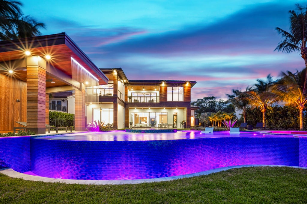 Photo of 1708 N Lakeside Drive, Lake Worth Beach, FL 33460 (MLS # B26030658)