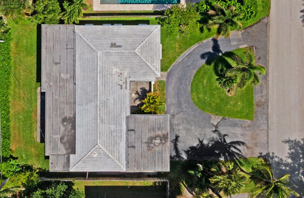 Photo of 2745 SE 7 Street, Pompano Beach, FL 33062 (MLS # R10972406)
