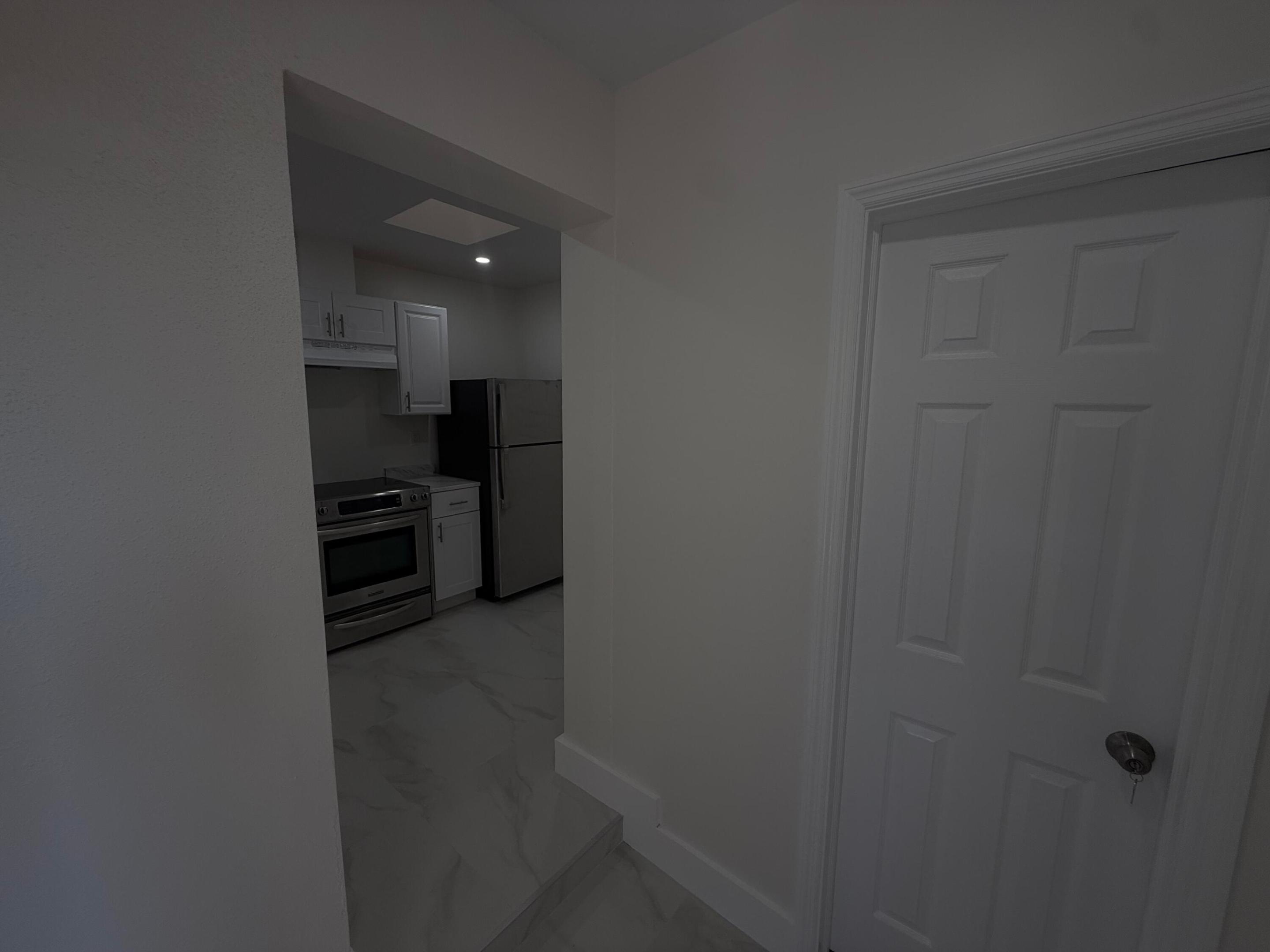 CRESTHAVEN OF PALM BEACH 1 - Residential Lease