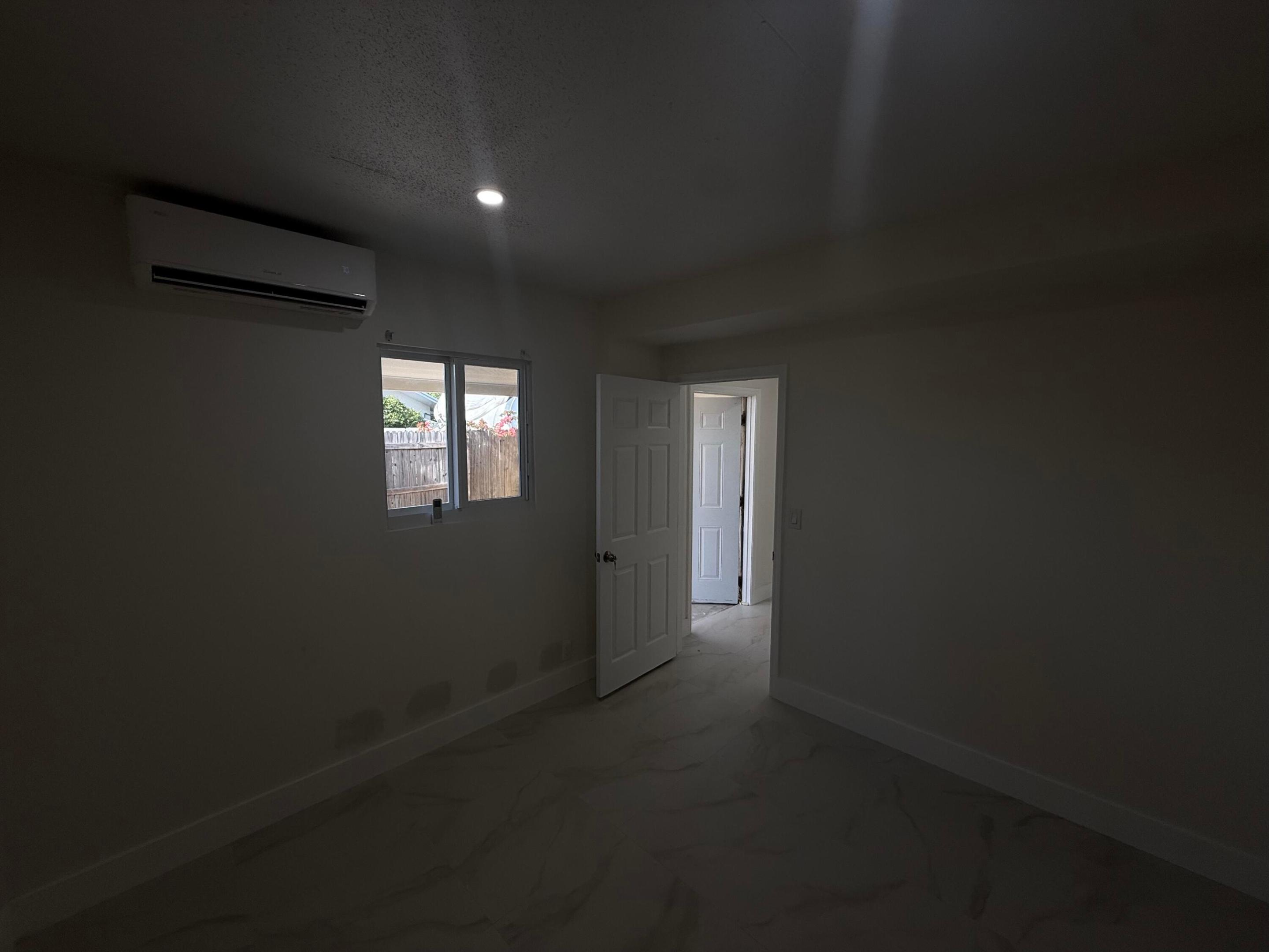 CRESTHAVEN OF PALM BEACH 1 - Residential Lease