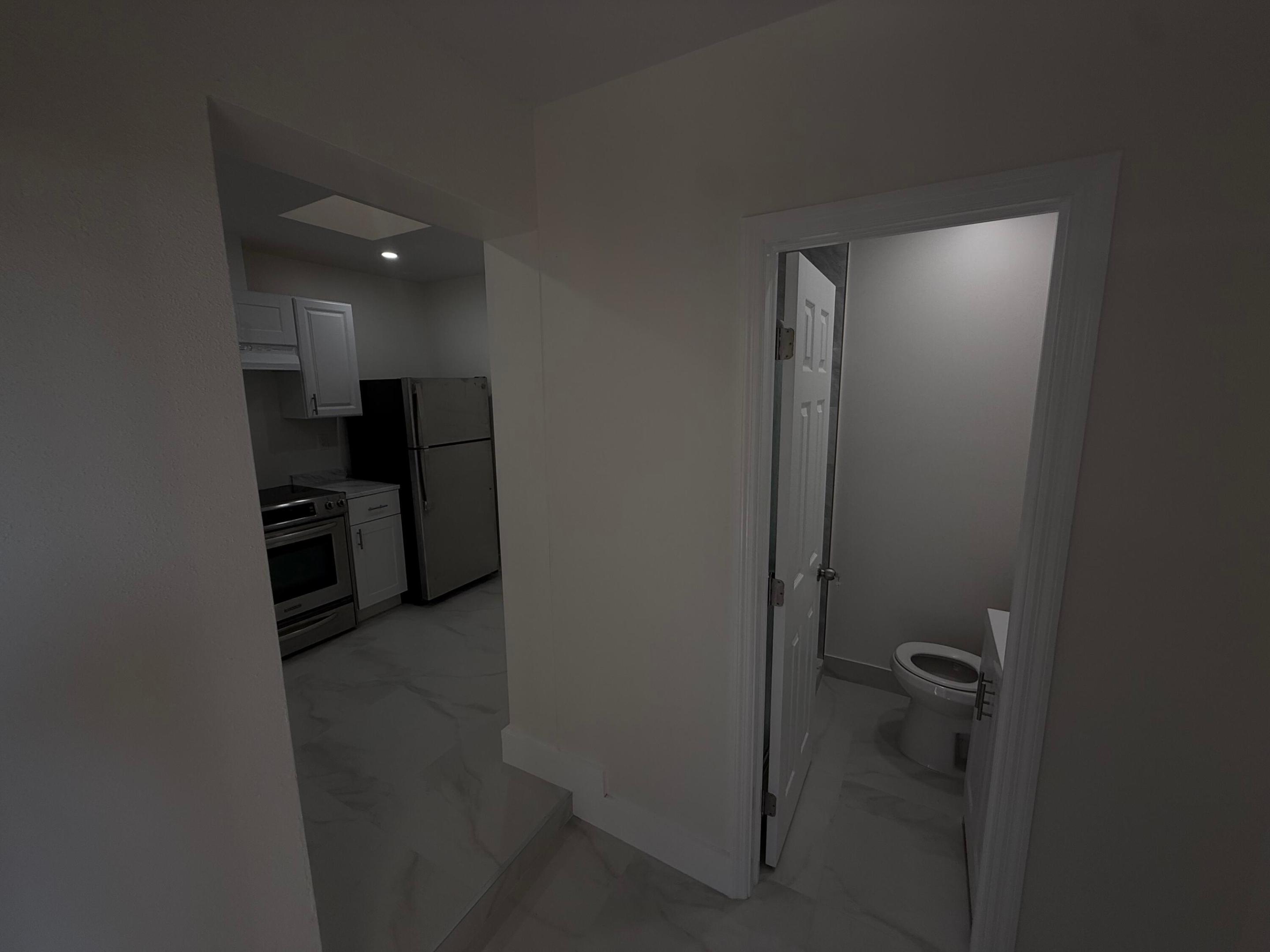 CRESTHAVEN OF PALM BEACH 1 - Residential Lease