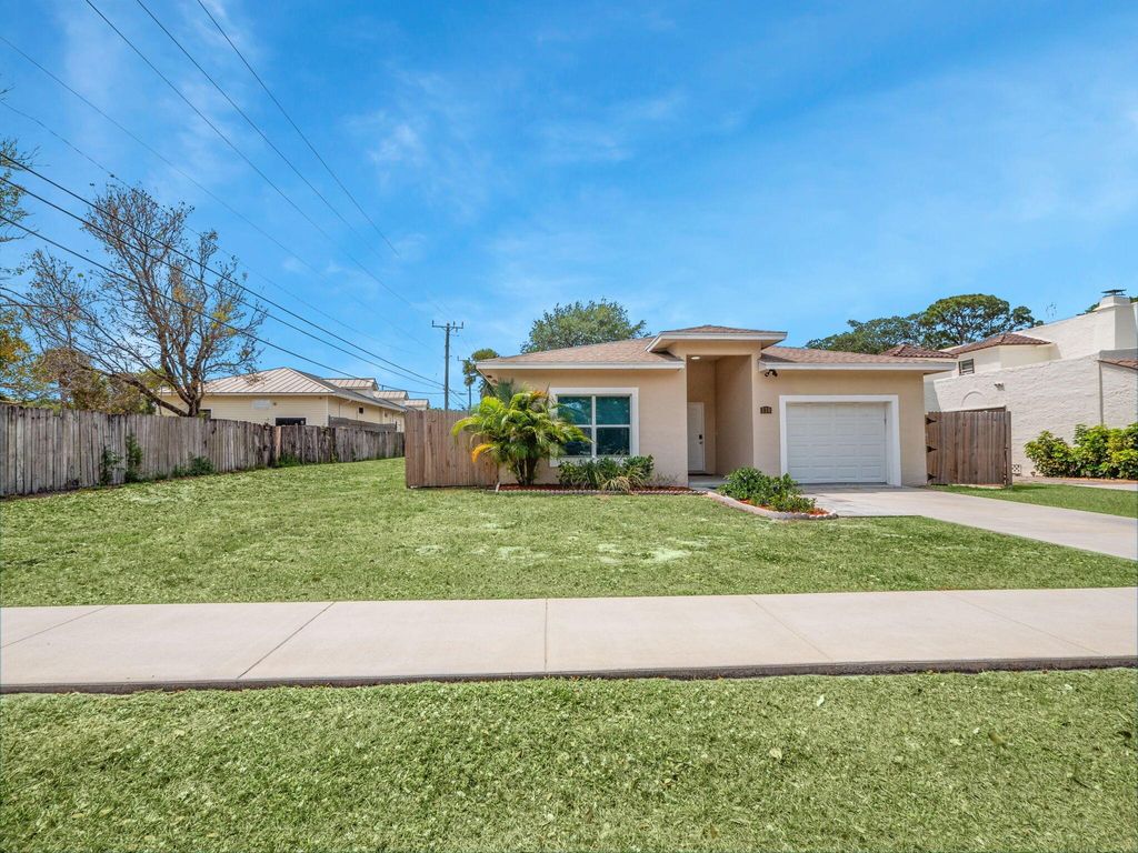 Photo of 110 1st Street, Jupiter, FL 33458 (MLS # R10979735)