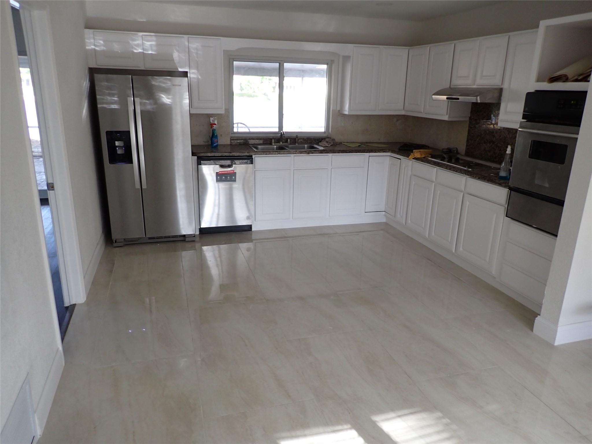 1911 NW 114th Ave