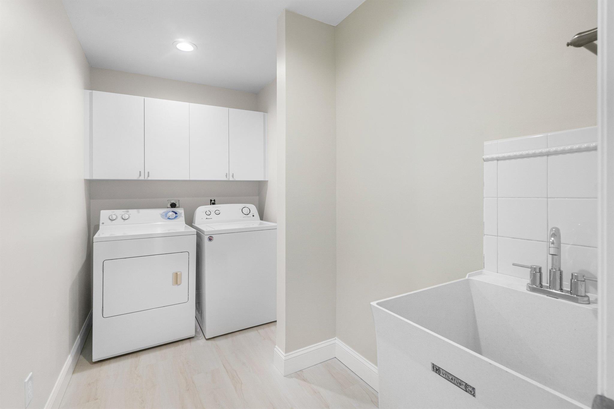 Oleander Pines - Residential