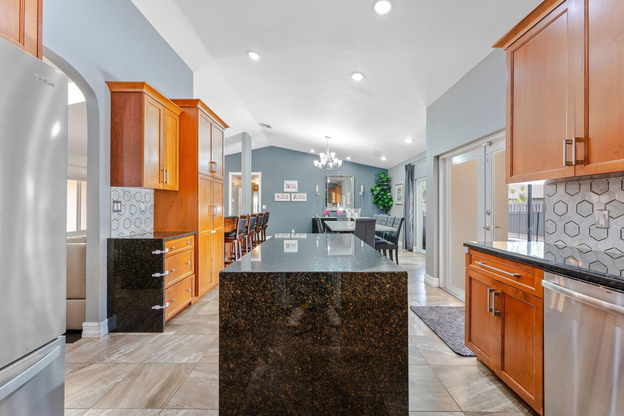 15541 S Roundtable Rd