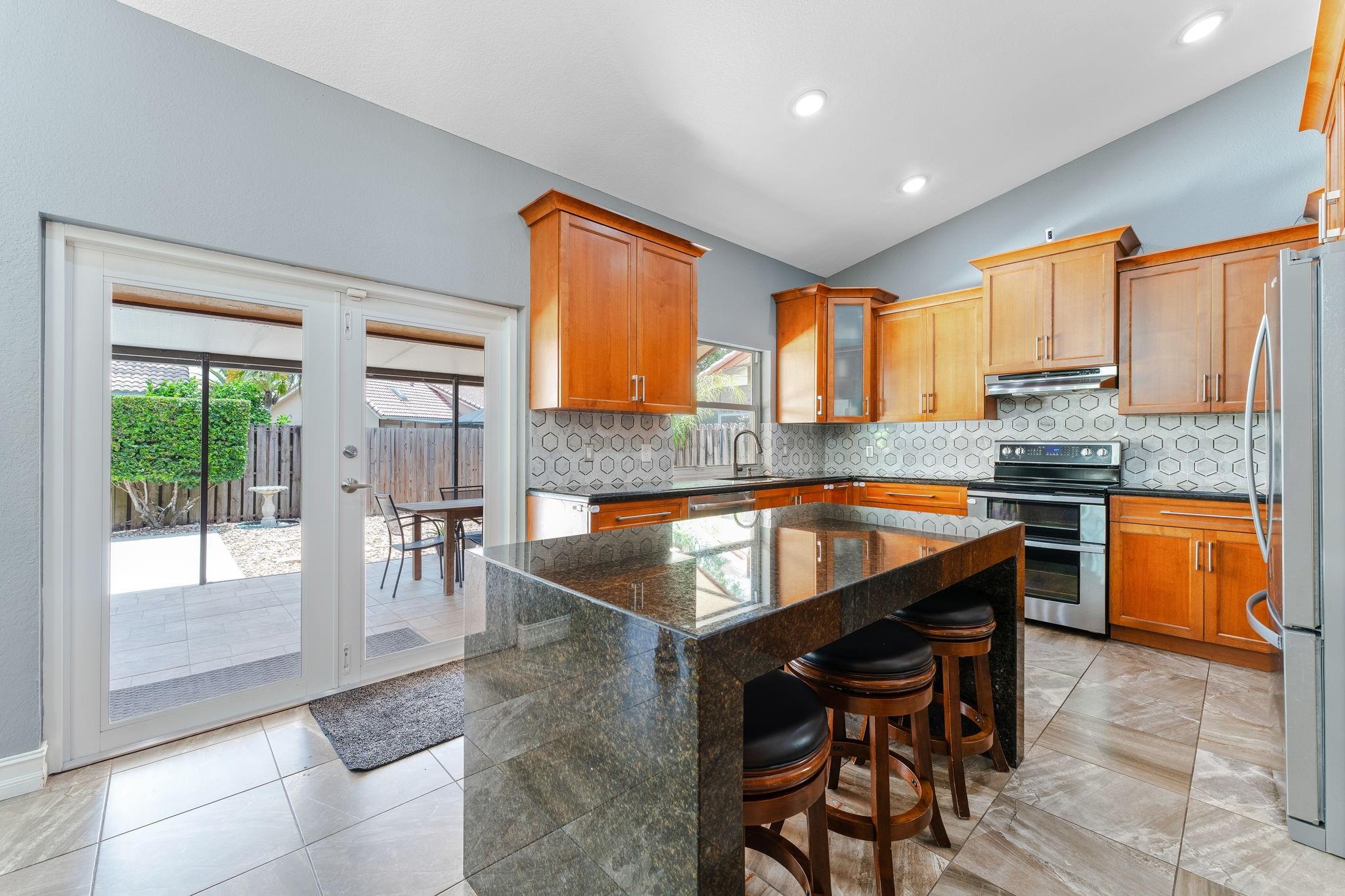 15541 S Roundtable Rd