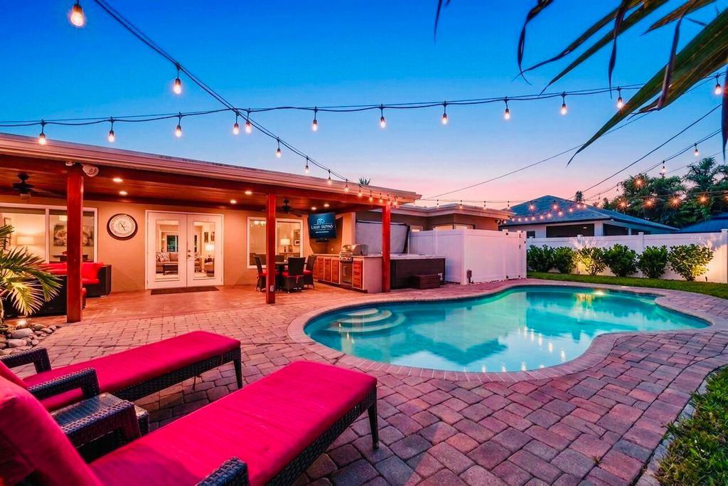 Photo of 1066 SW 27th Place, Boynton Beach, FL 33426 (MLS # B26022332)