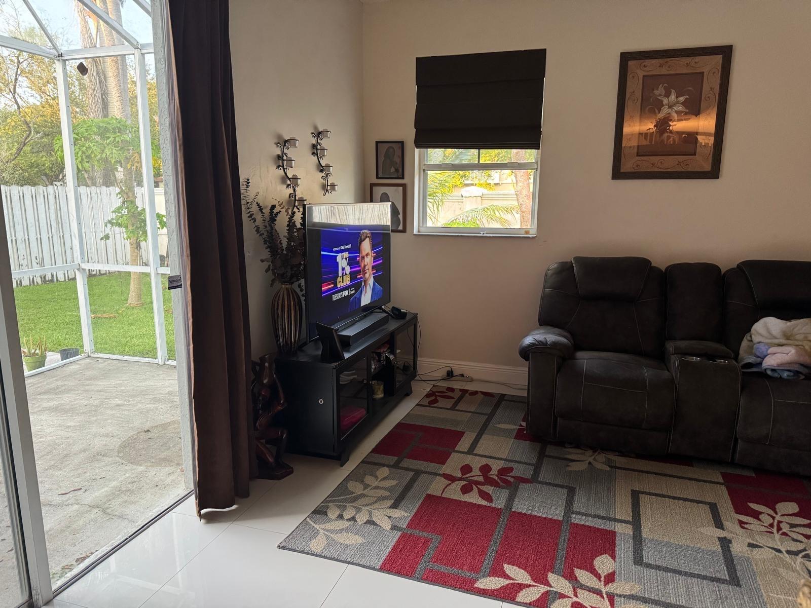 288 NW 74th Way